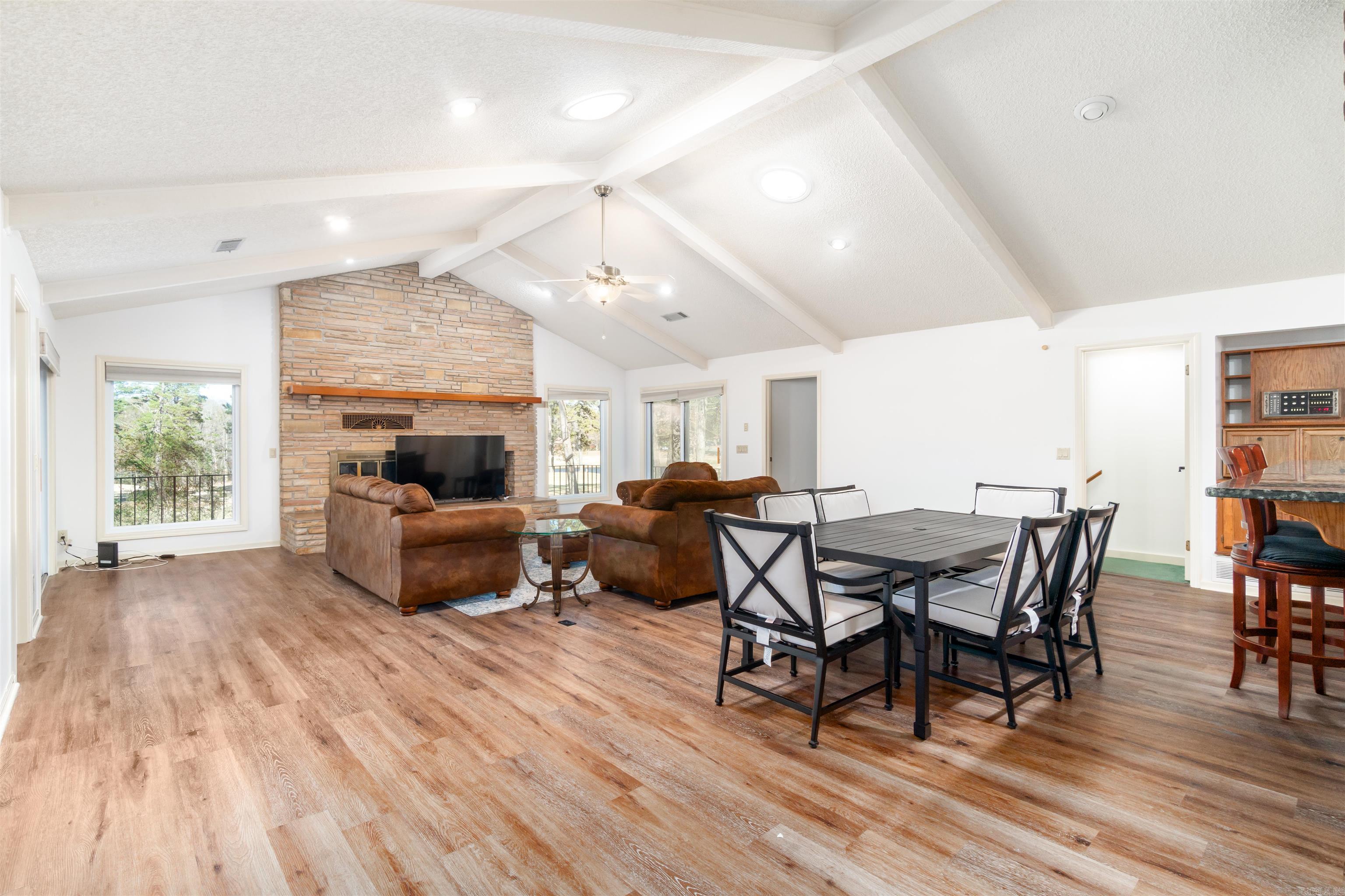 1 Ensenada  Hot Springs Village, AR