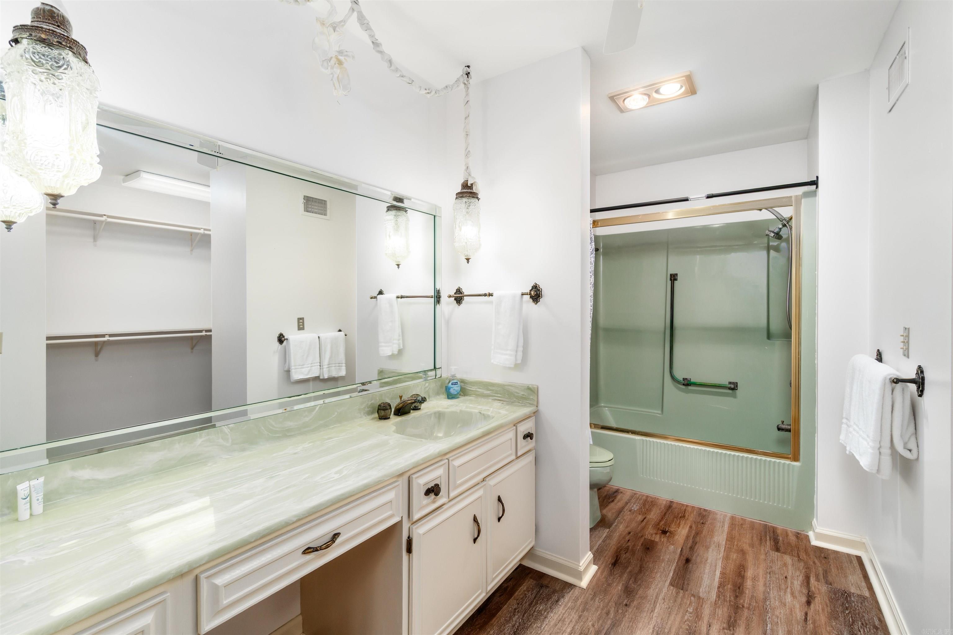 1 Ensenada  Hot Springs Village, AR