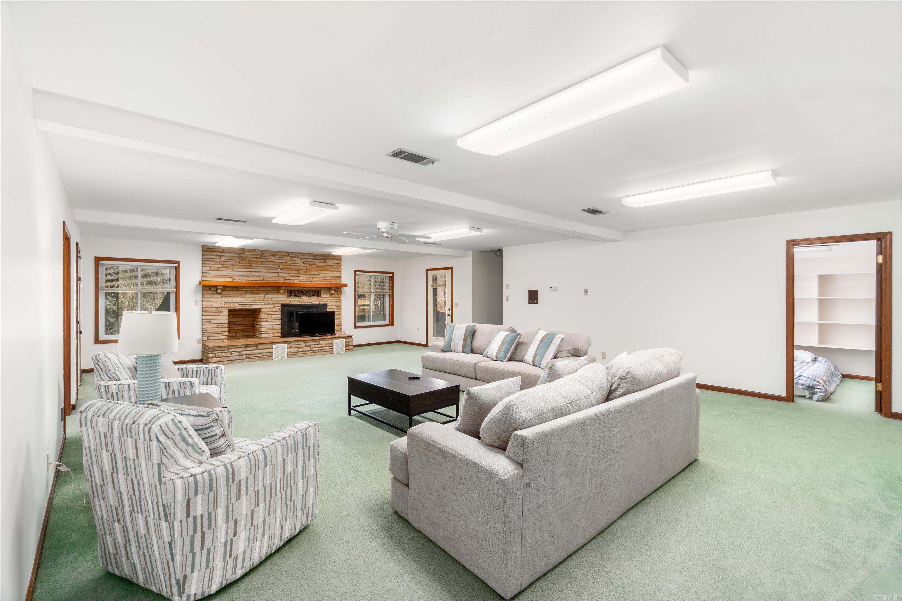 1 Ensenada  Hot Springs Village, AR