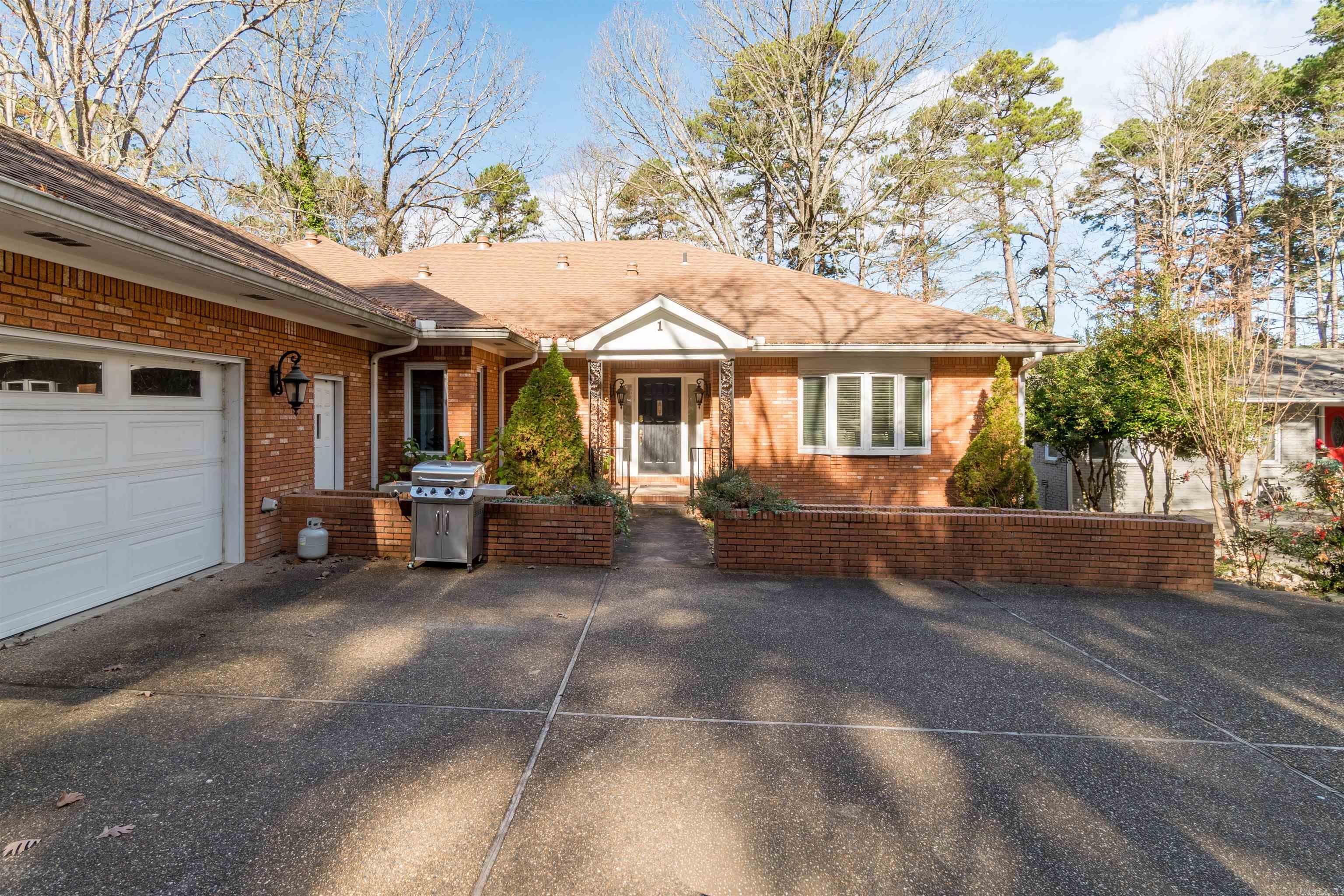 1 Ensenada  Hot Springs Village, AR