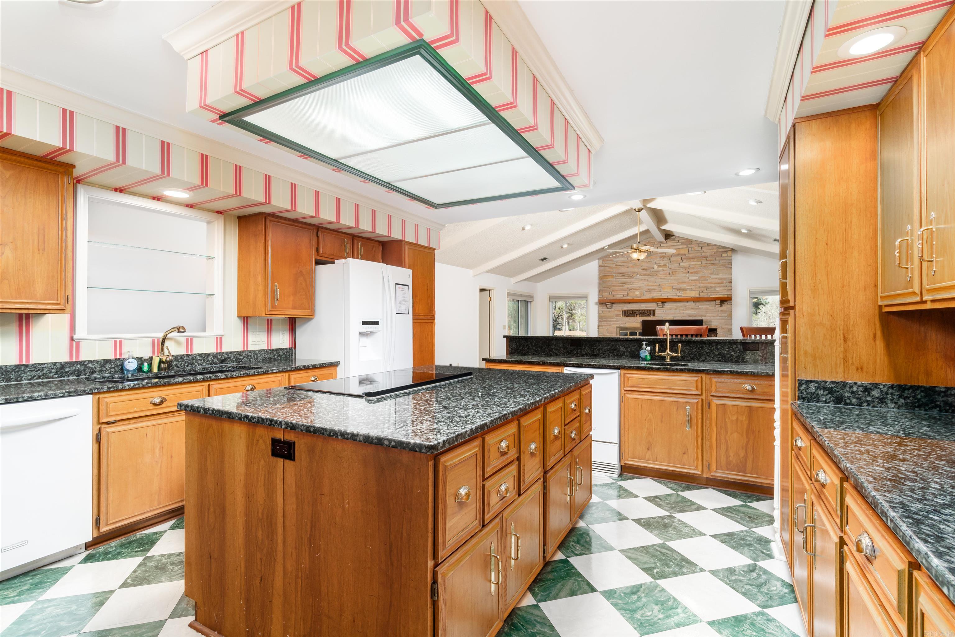 1 Ensenada  Hot Springs Village, AR