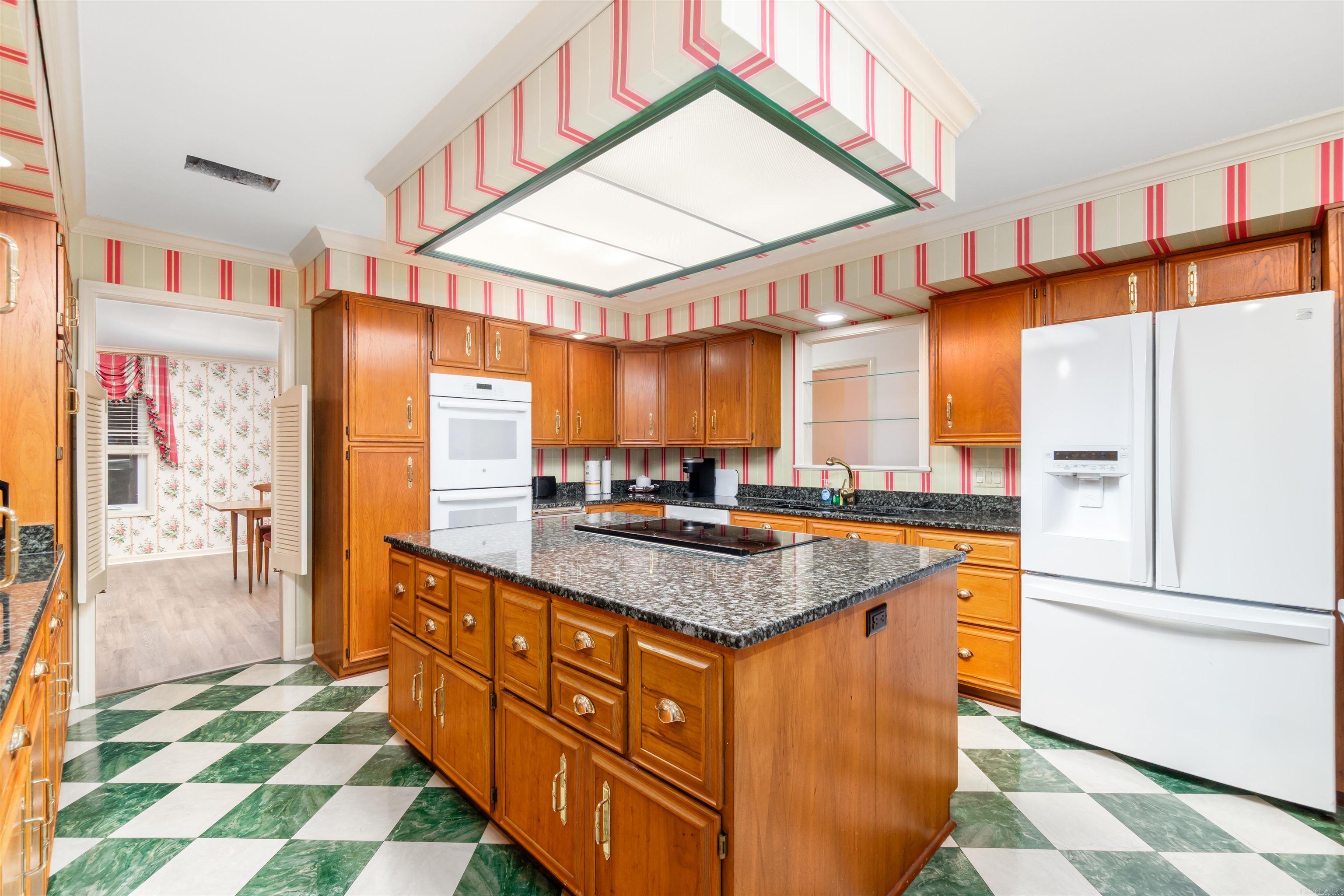 1 Ensenada  Hot Springs Village, AR