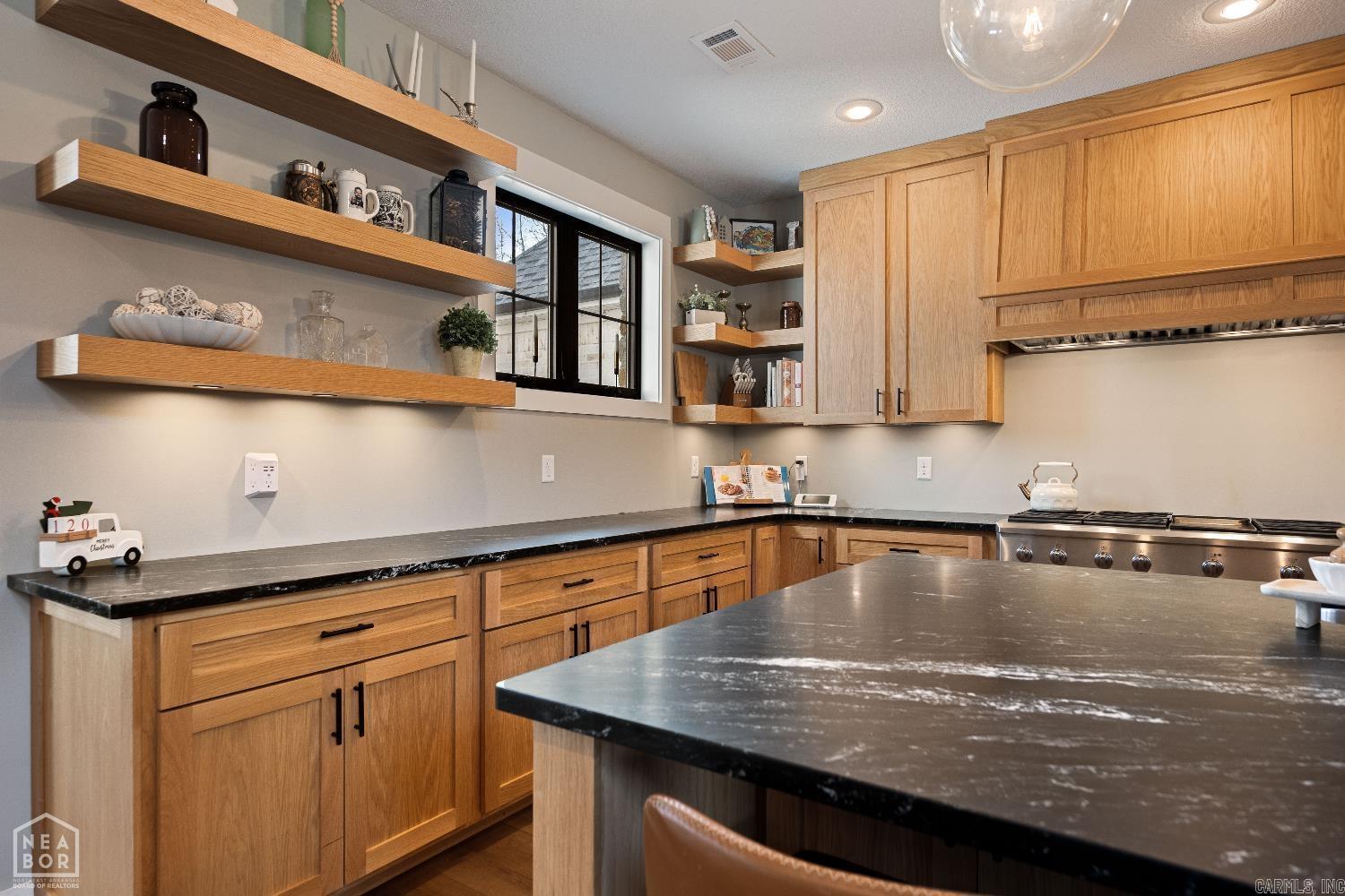 2005 Wineland St Jonesboro, AR 72404