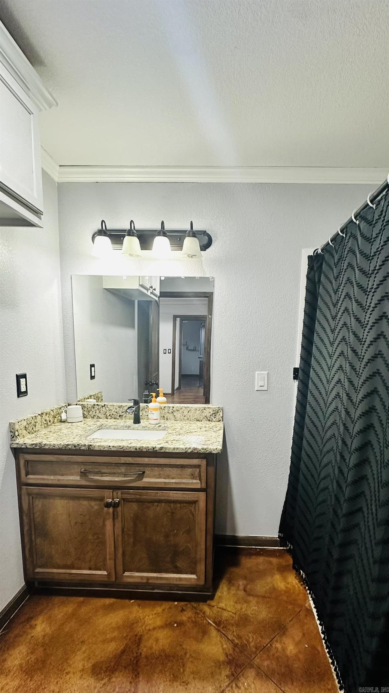 708 W walnut  Walnut Ridge, AR