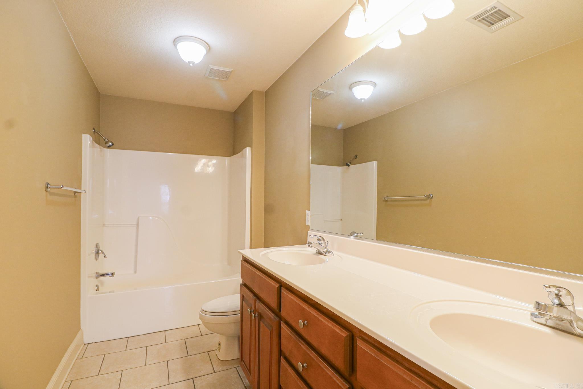 1509 hemingway  Jonesboro, AR