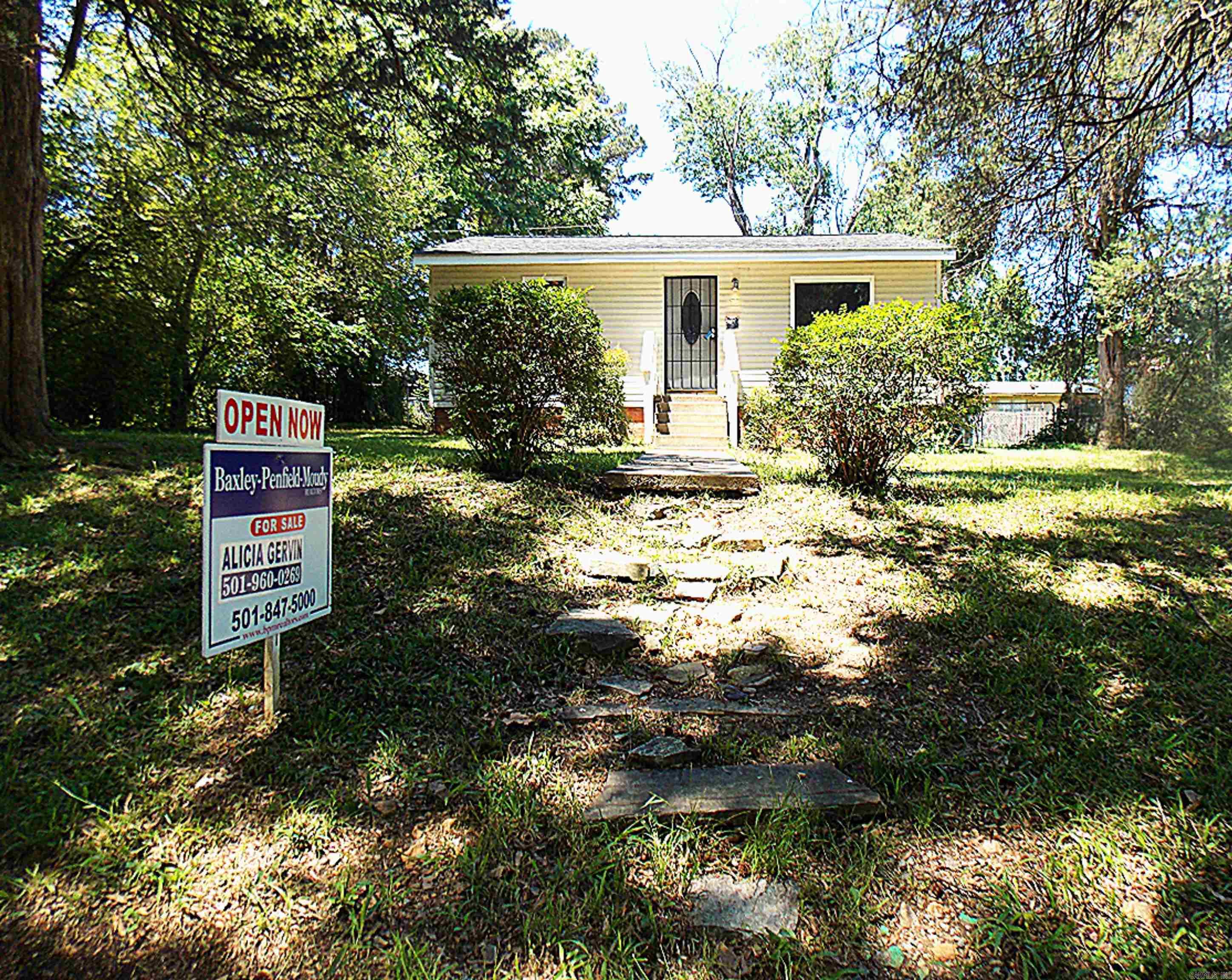 51 Hill Ln Little Rock, AR 72209-1931