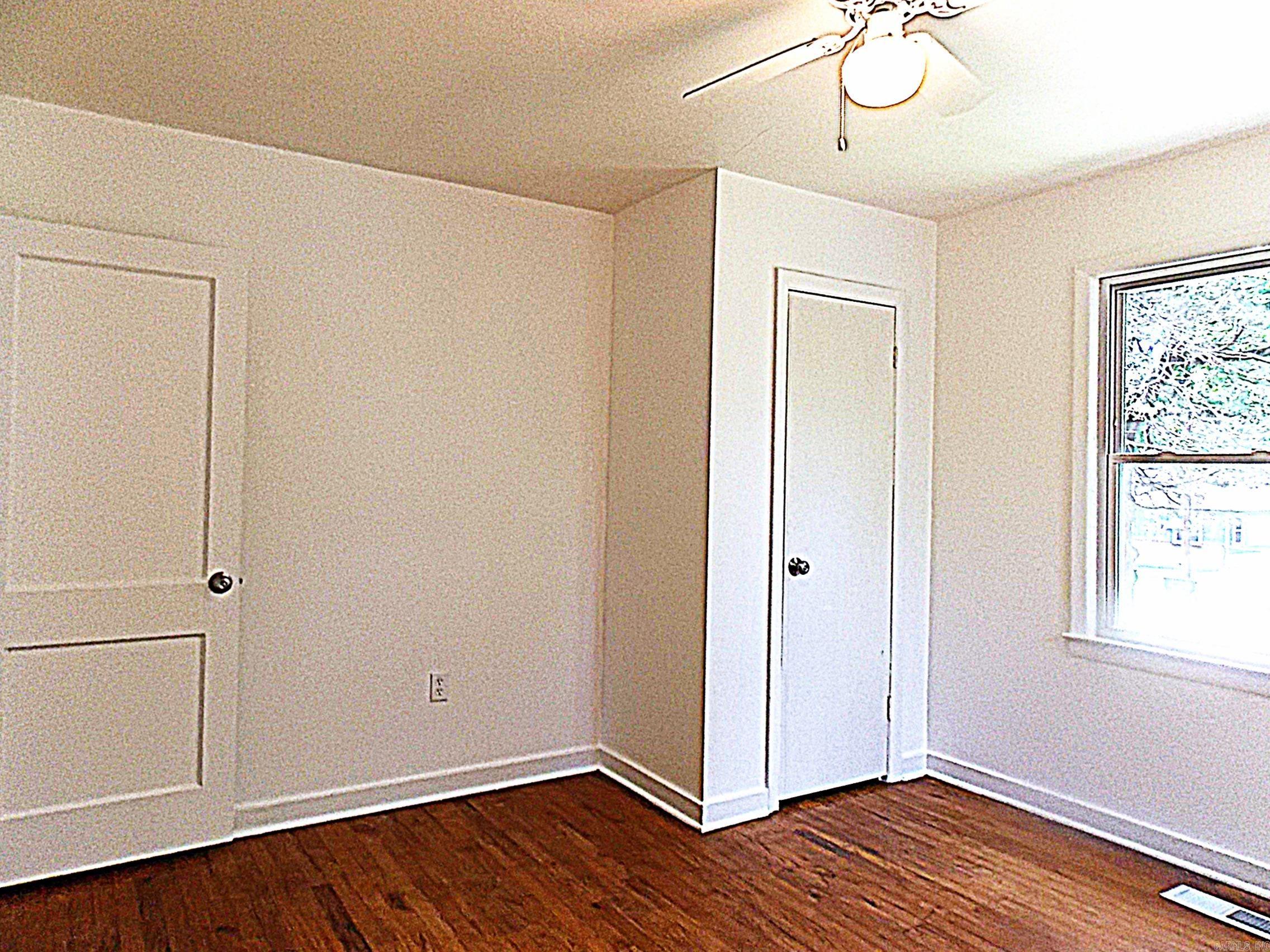 51 Hill Ln Little Rock, AR 72209-1931