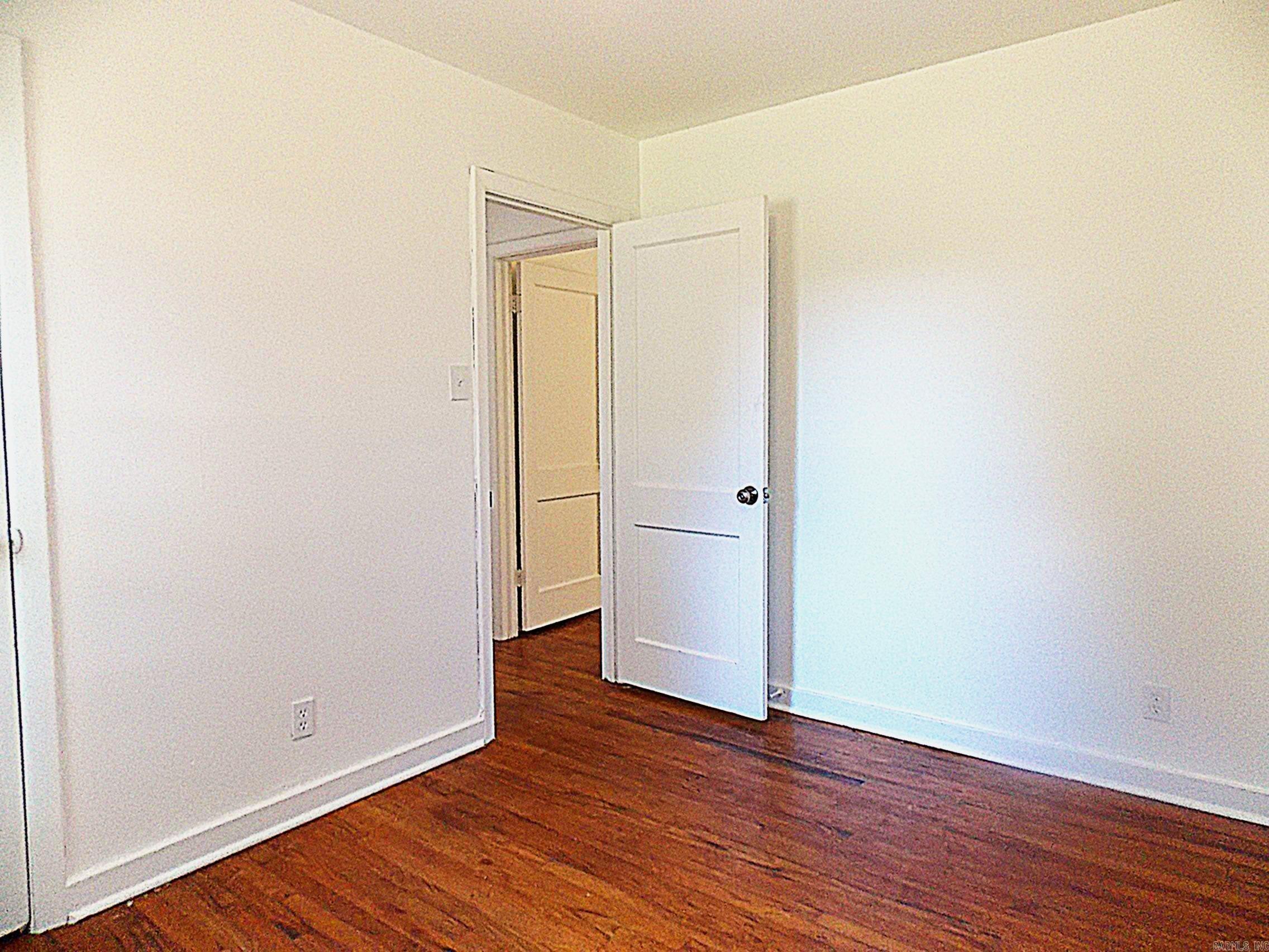 51 Hill Ln Little Rock, AR 72209-1931