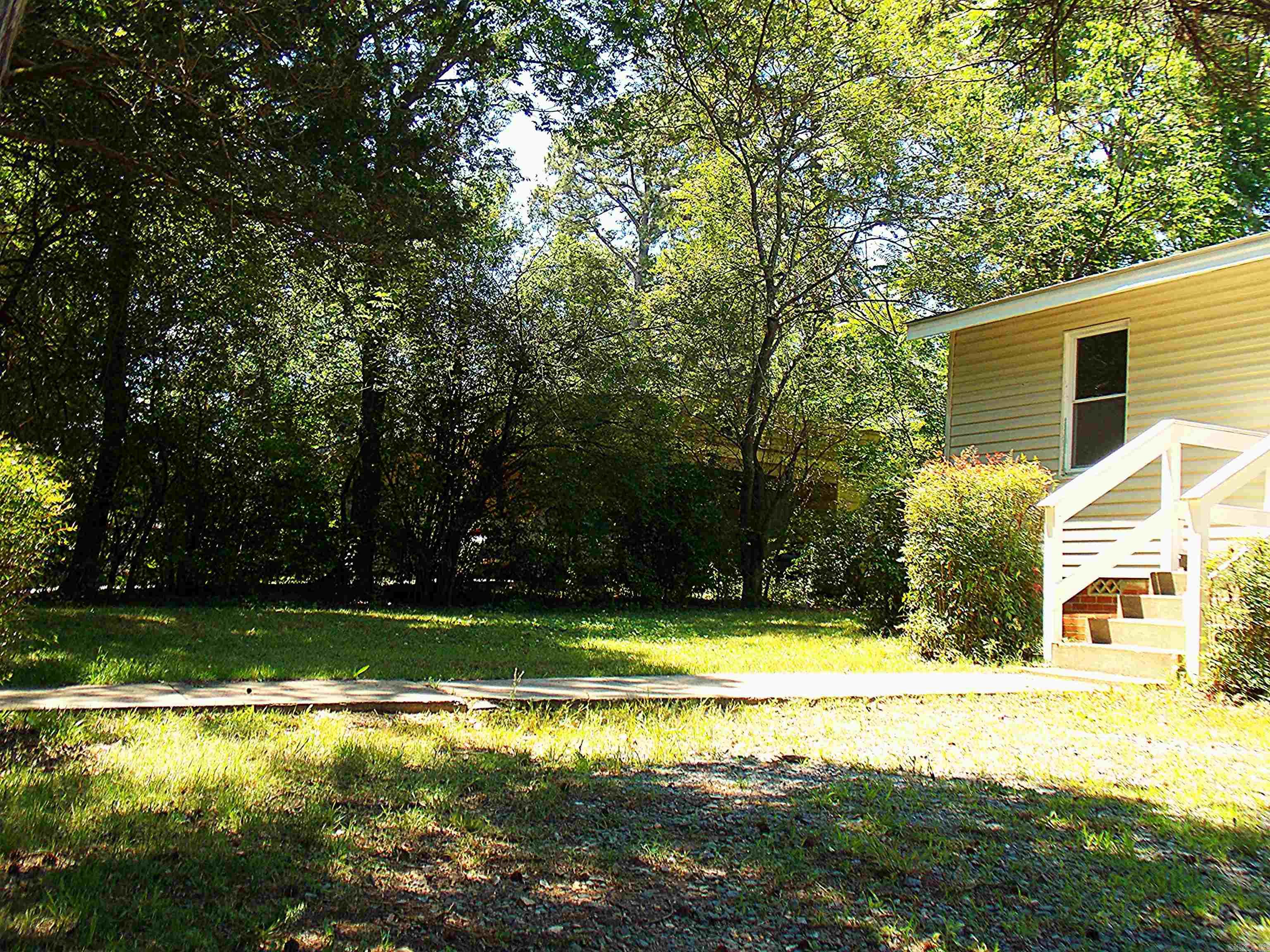51 Hill Ln Little Rock, AR 72209-1931