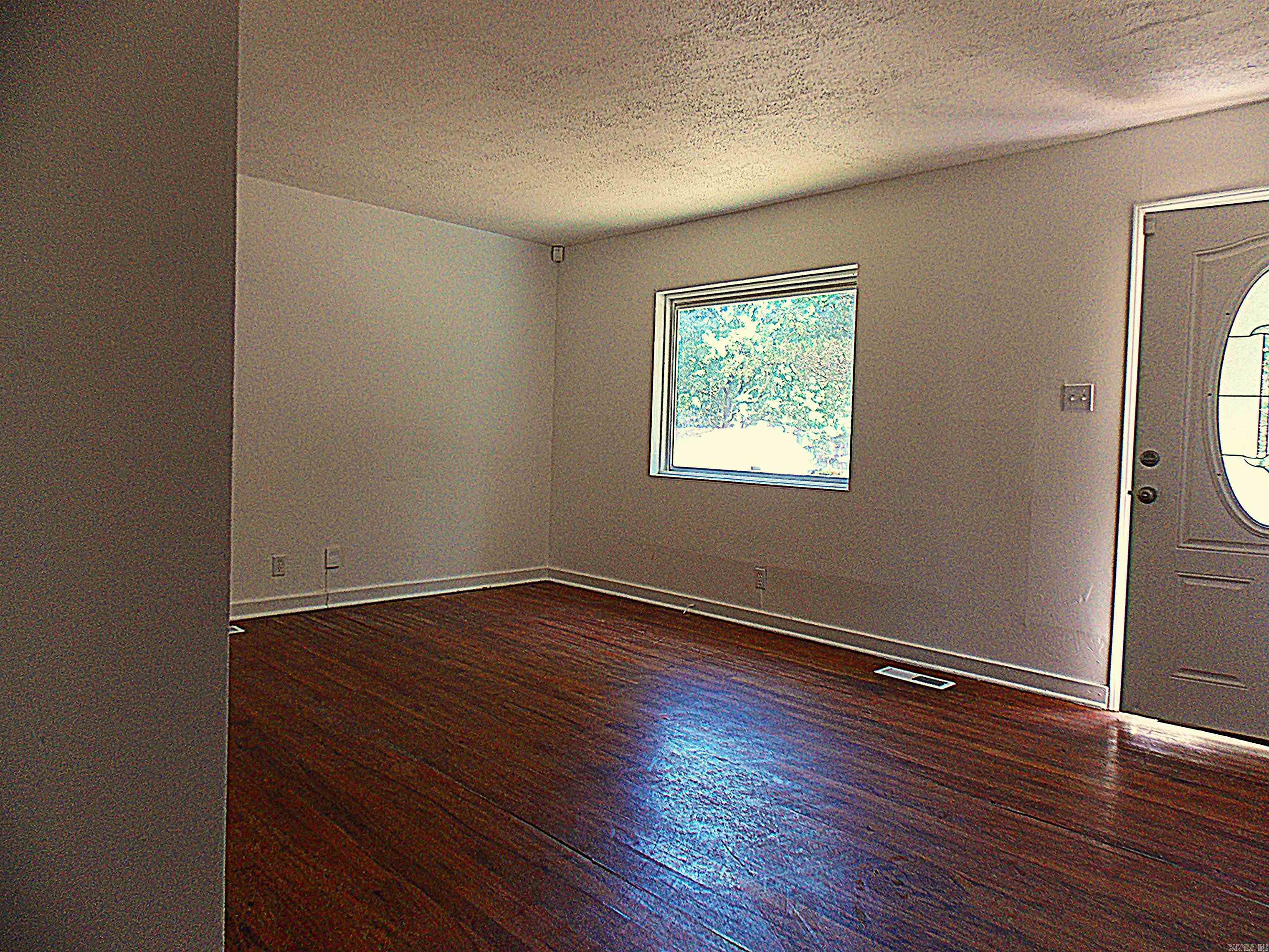 51 Hill Ln Little Rock, AR 72209-1931