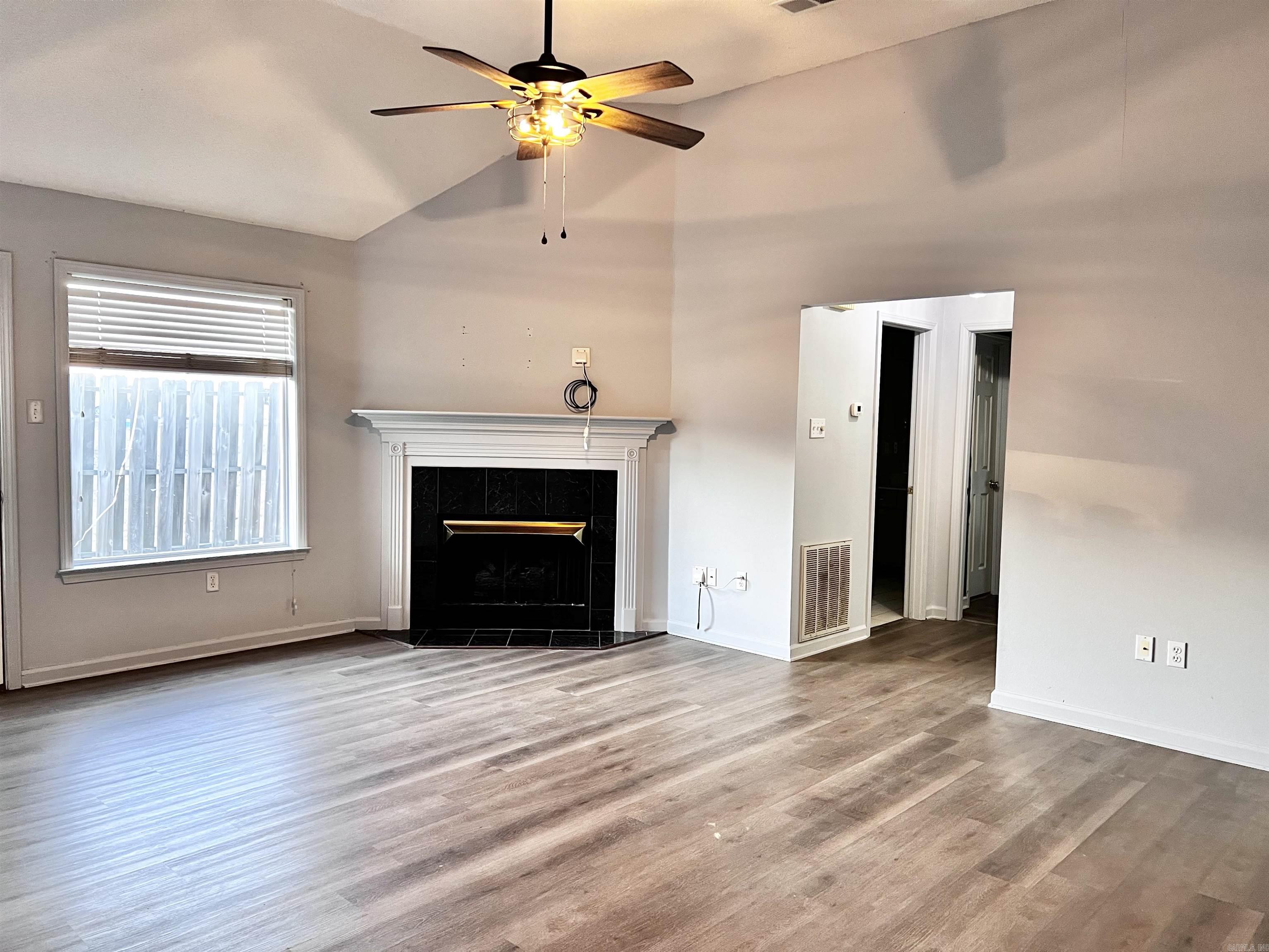 401 Country Squire Searcy, AR 72143-6926