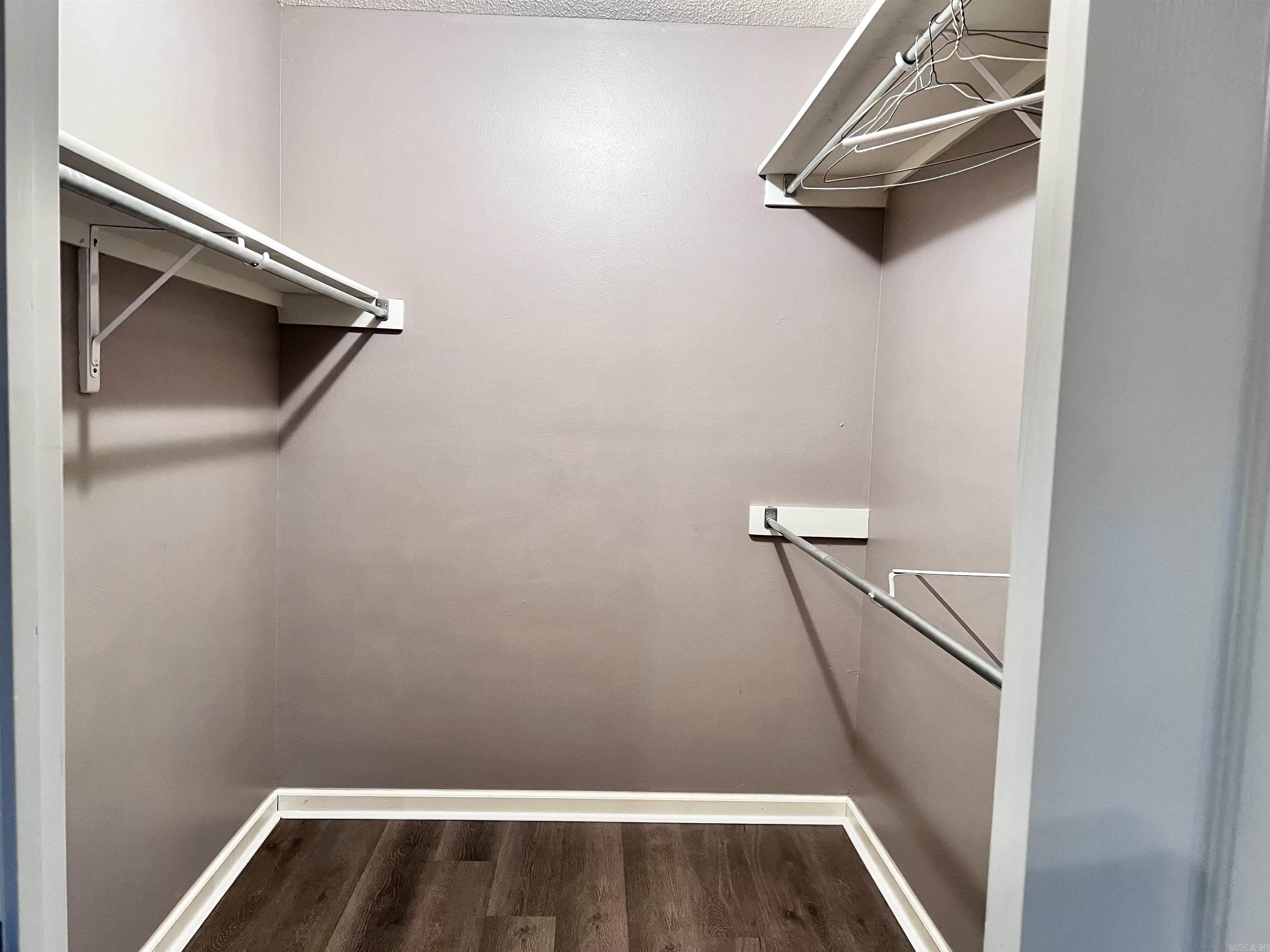 401 Country Squire Searcy, AR 72143-6926