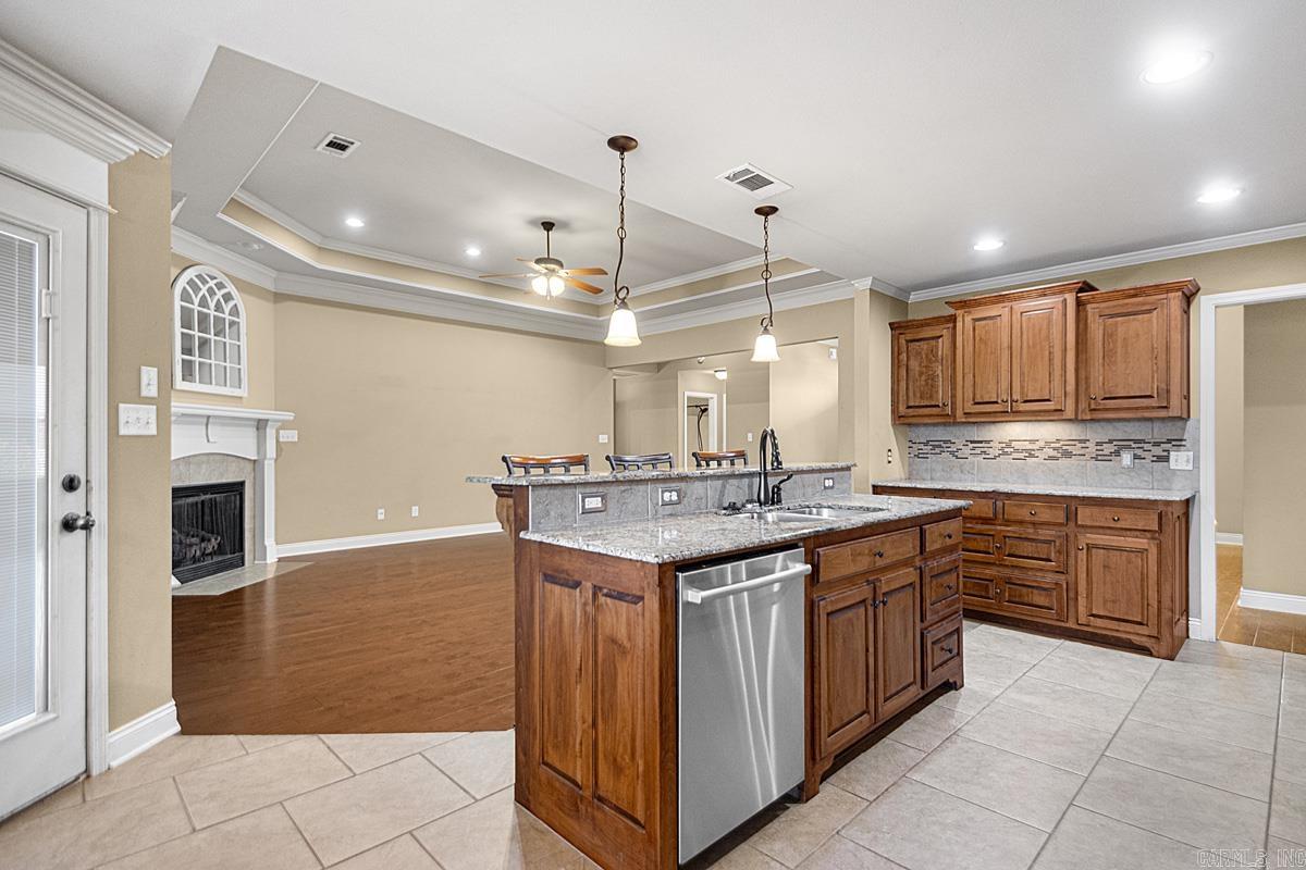 3018 DAPPLE GRAY Benton, AR 72015