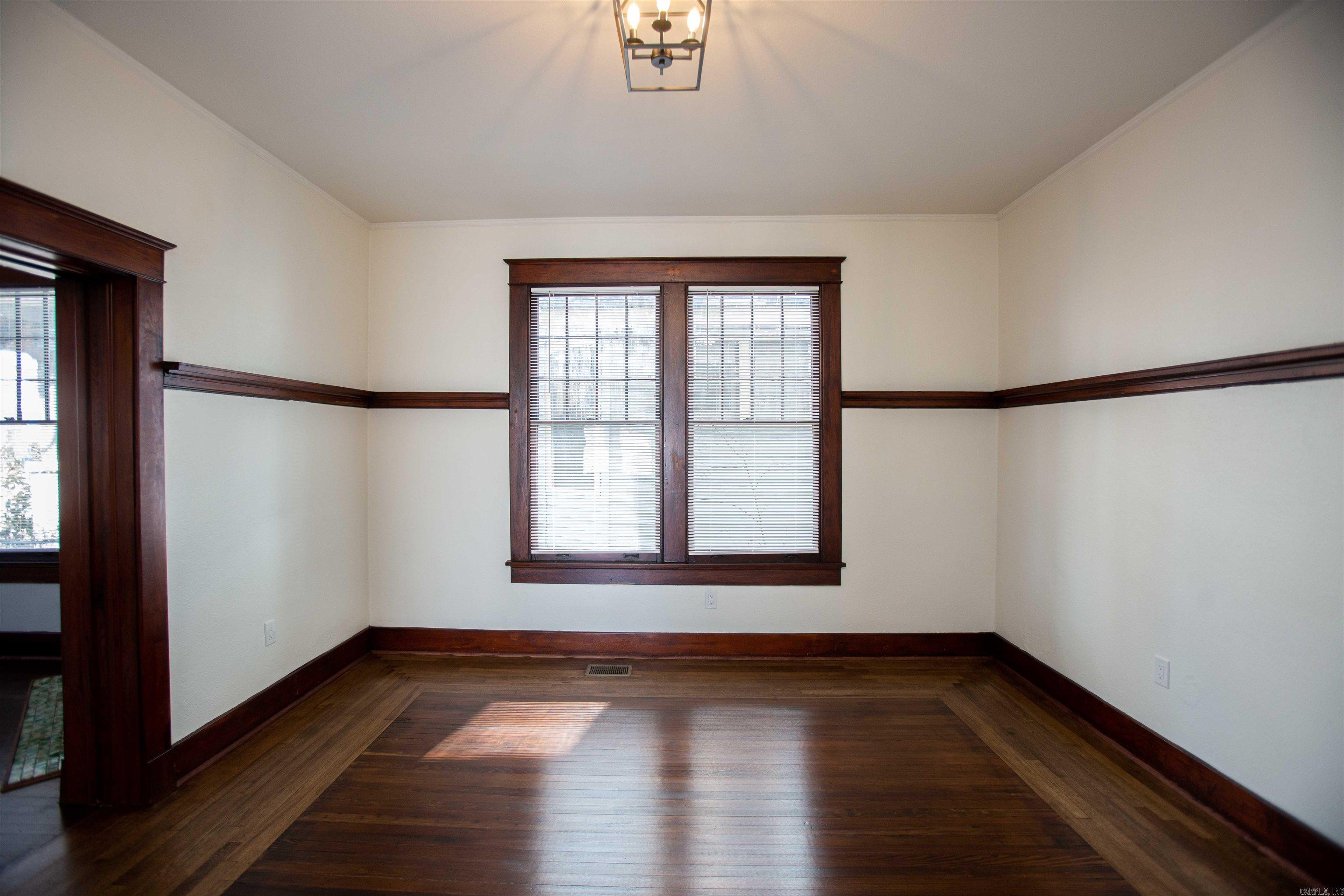 1871 S Izard  Little Rock, AR