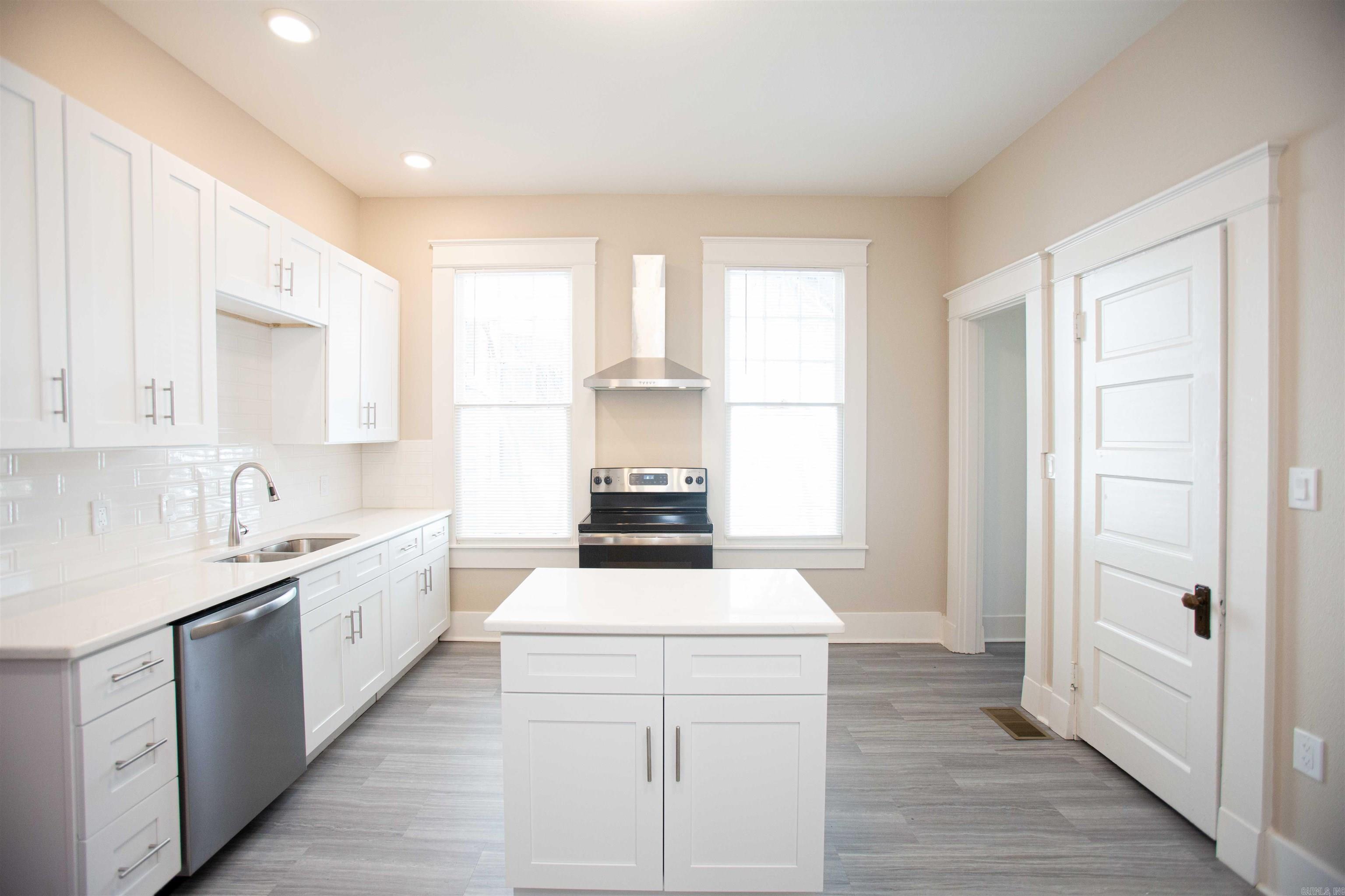 1871 S Izard  Little Rock, AR