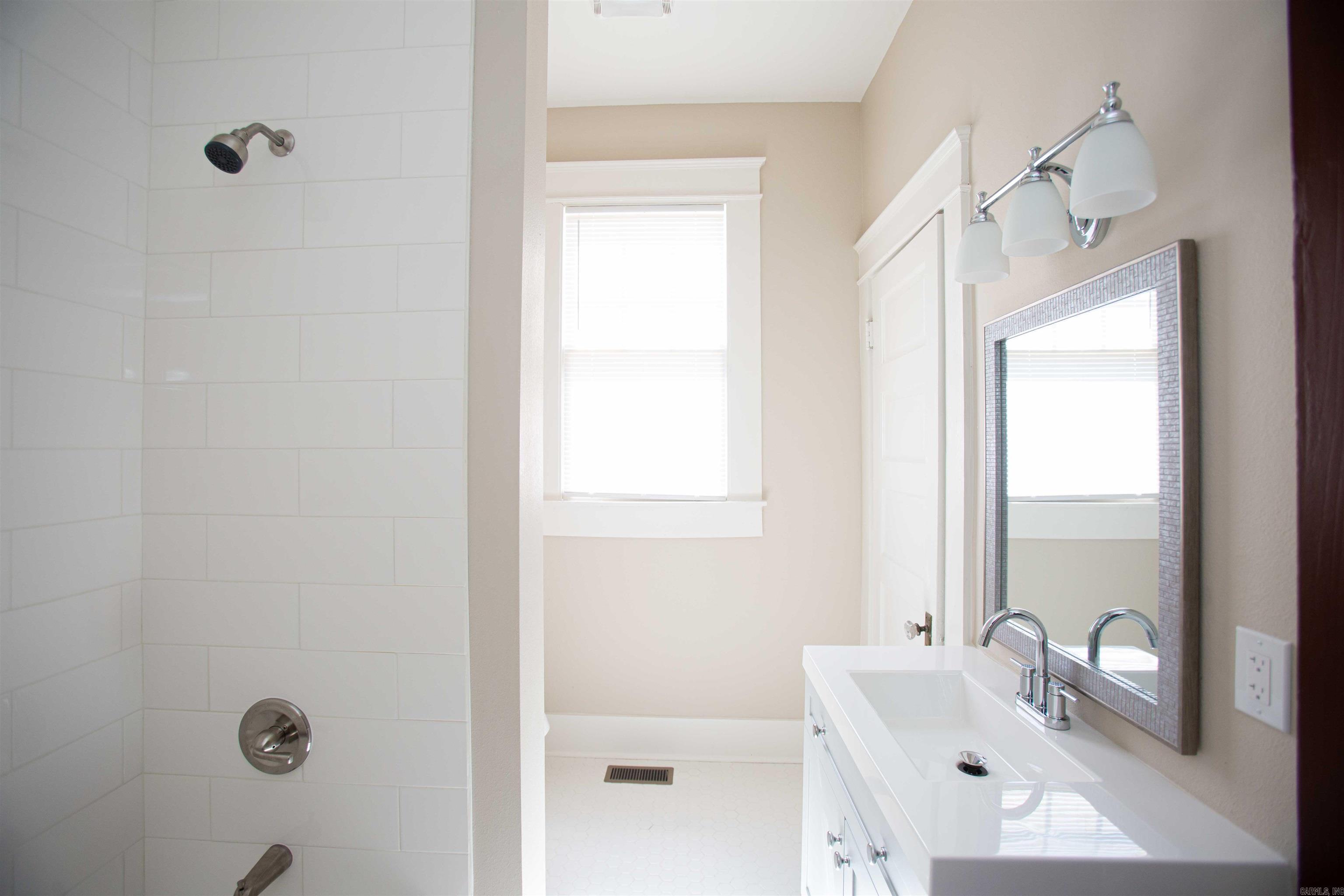 1871 S Izard  Little Rock, AR