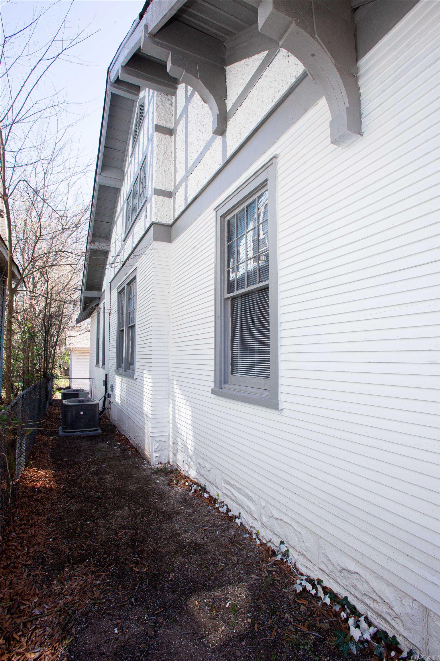 1871 S Izard  Little Rock, AR