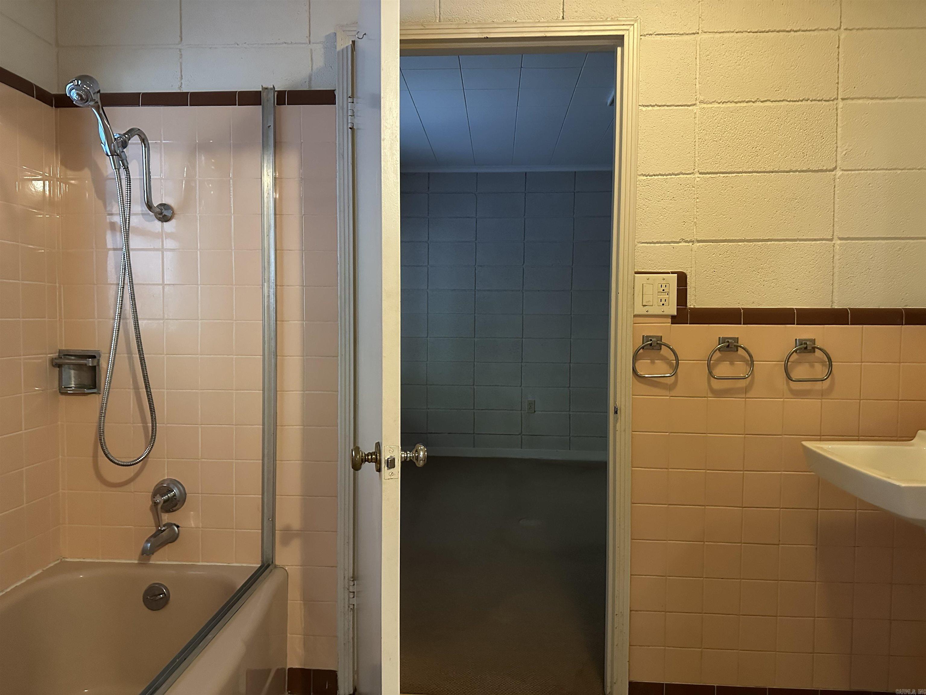 310 Ramble St Street Hot Springs, AR 71901