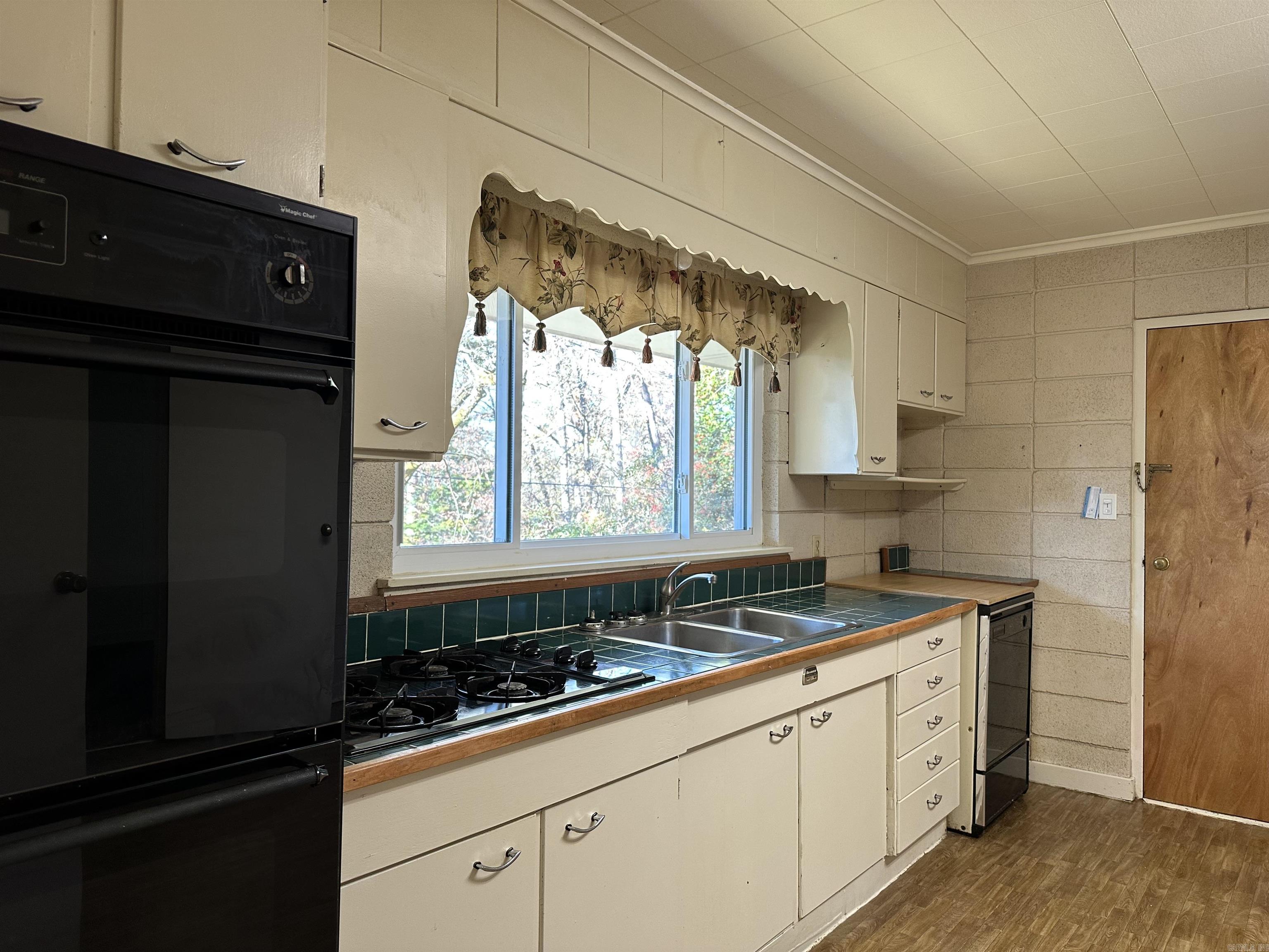 310 Ramble St Street Hot Springs, AR 71901