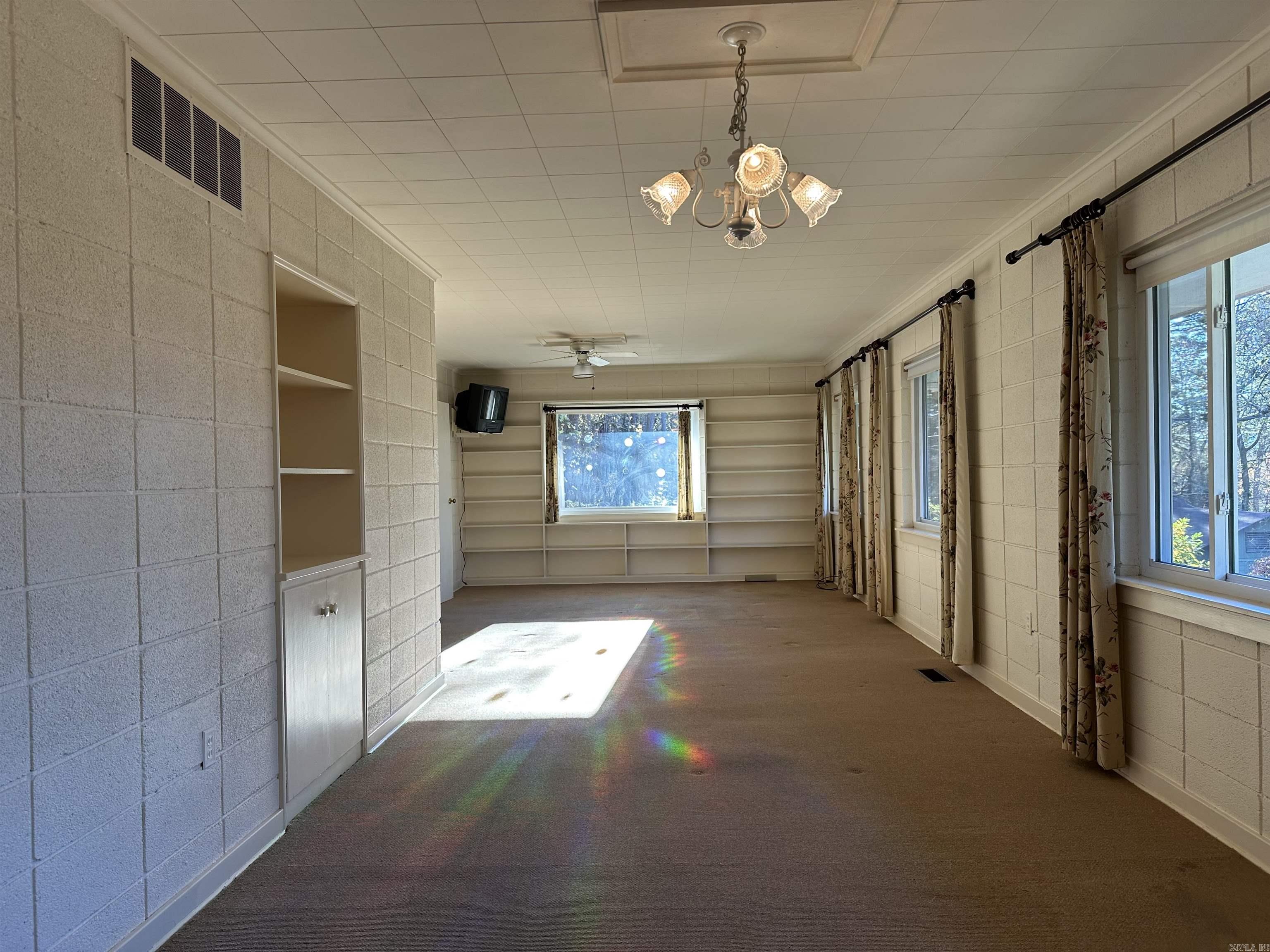 310 Ramble St Street Hot Springs, AR 71901