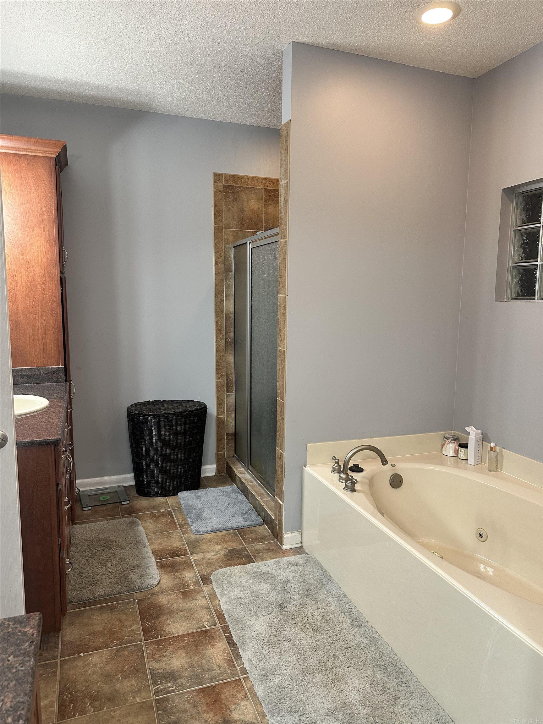 104 Meritt Cove Cove Marion, AR 72364