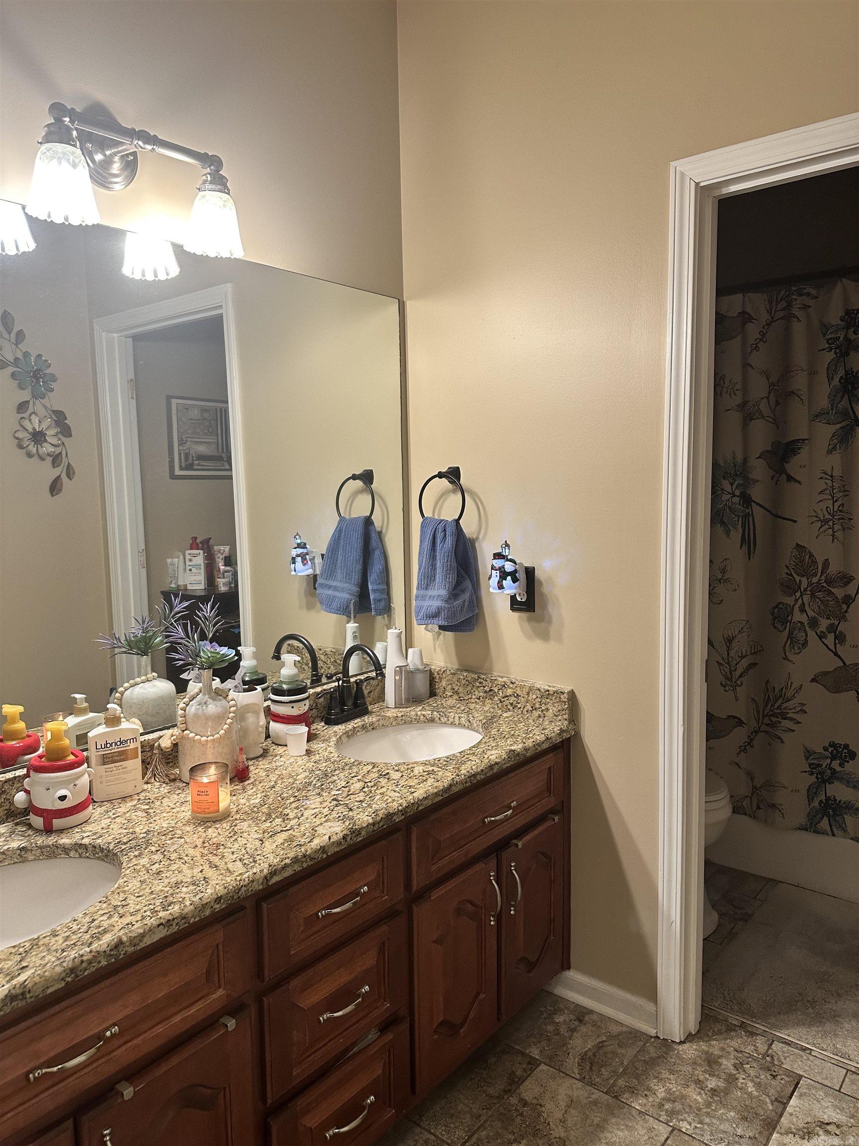 104 Meritt Cove Cove Marion, AR 72364