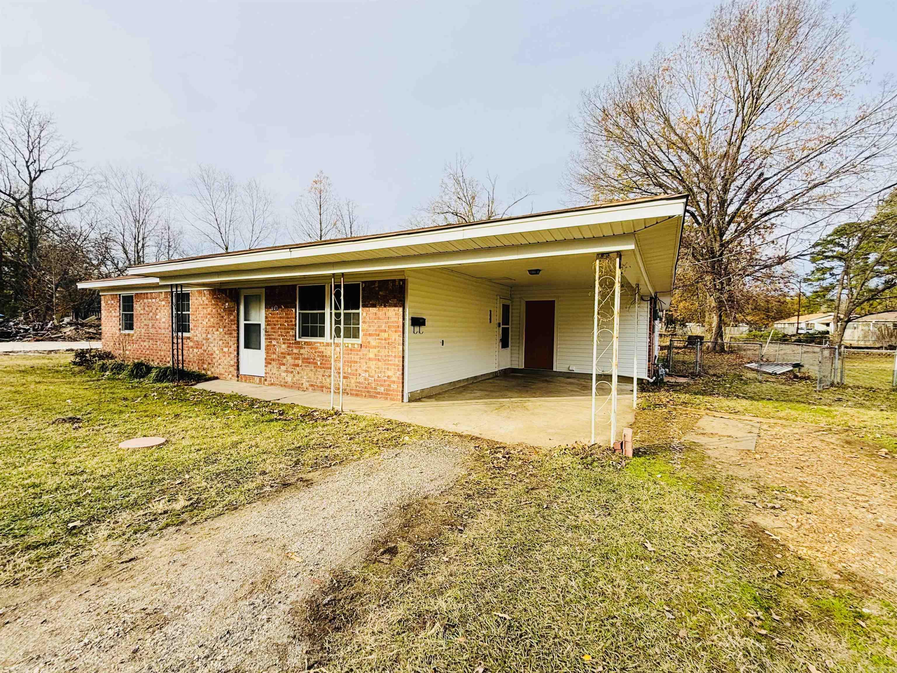 907 Seahorn  Gurdon, AR