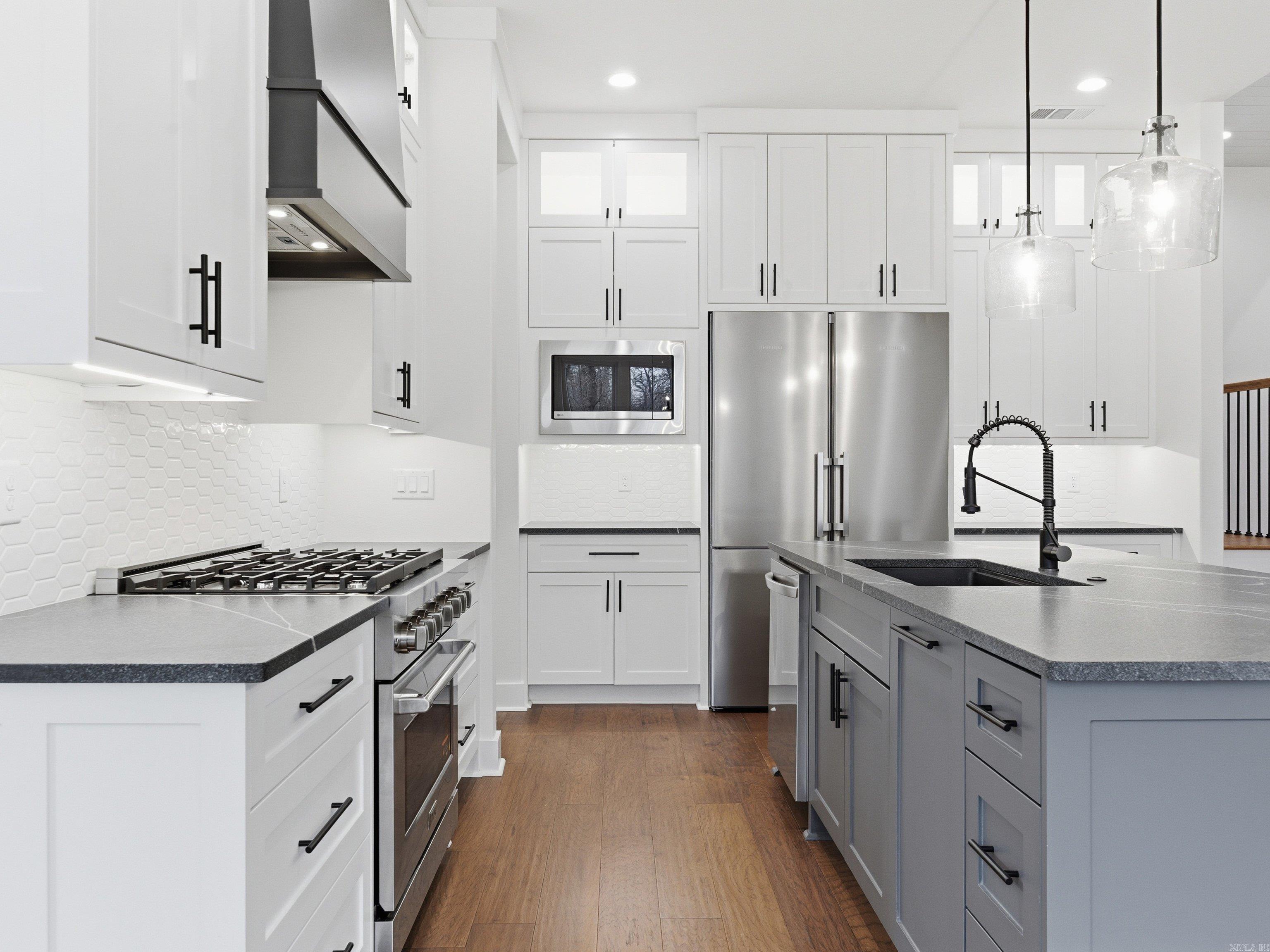 3076 Avilla Manor Trail Alexander, AR 72002