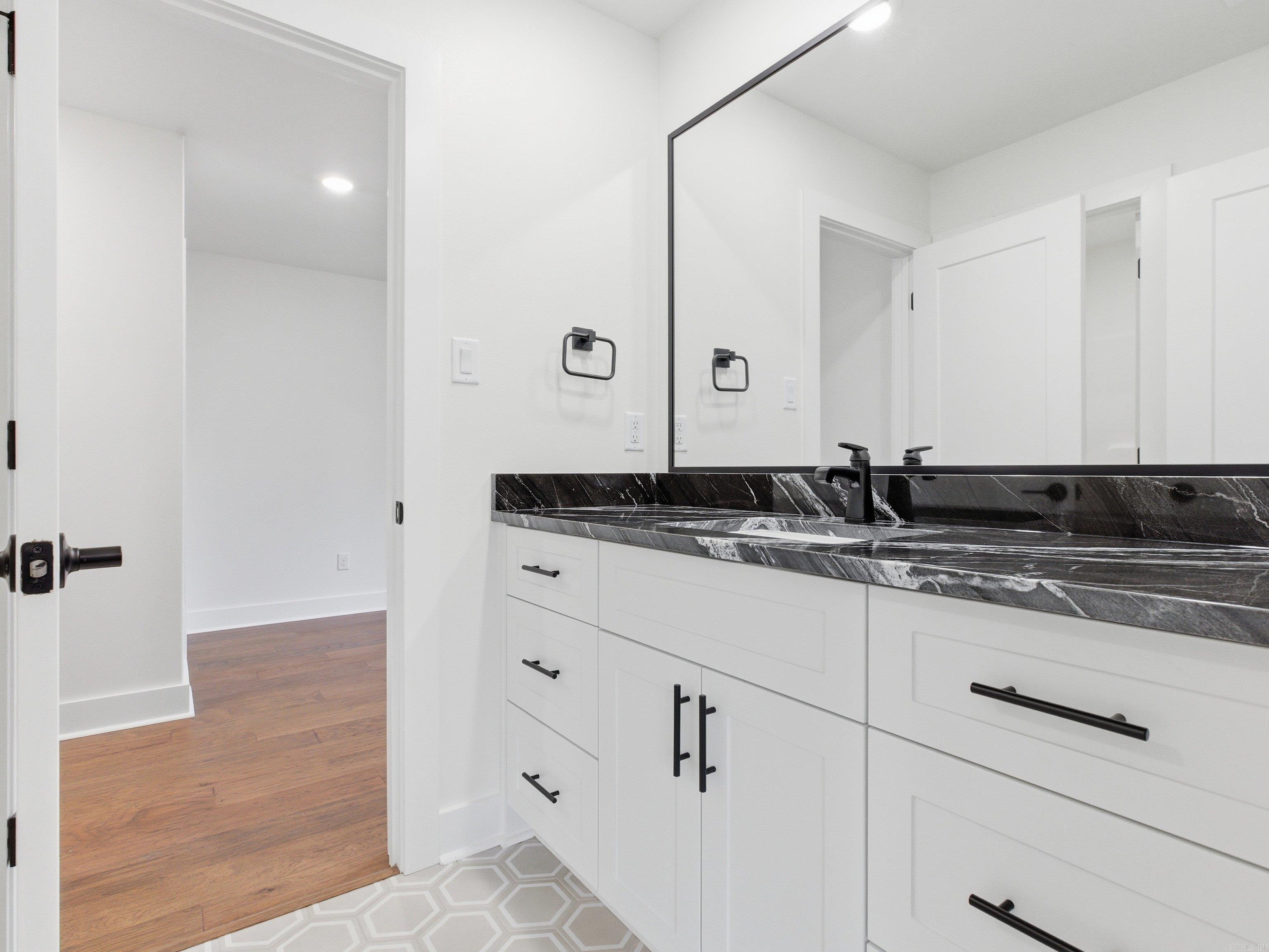 3076 Avilla Manor Trail Alexander, AR 72002