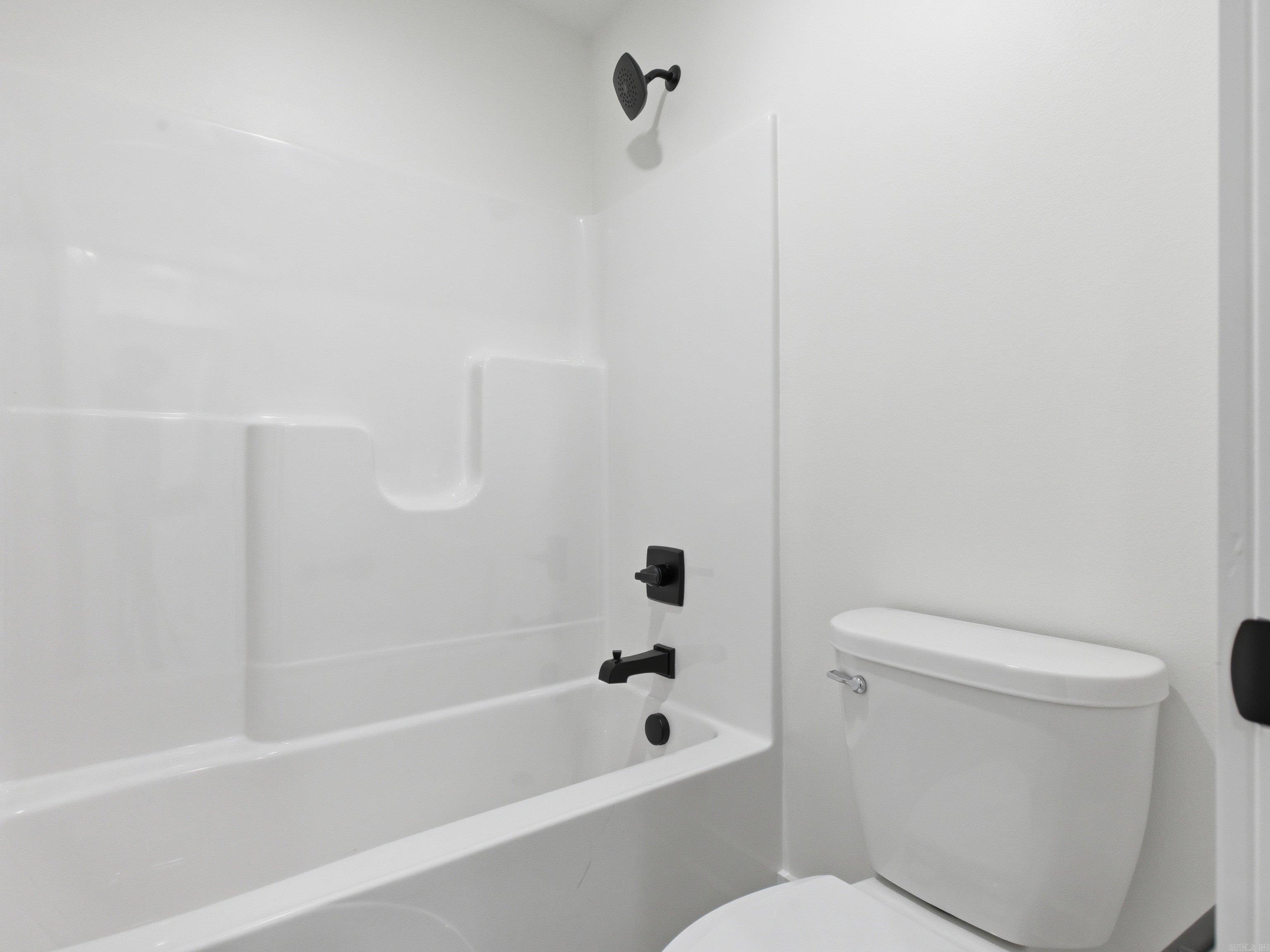 3076 Avilla Manor Trail Alexander, AR 72002