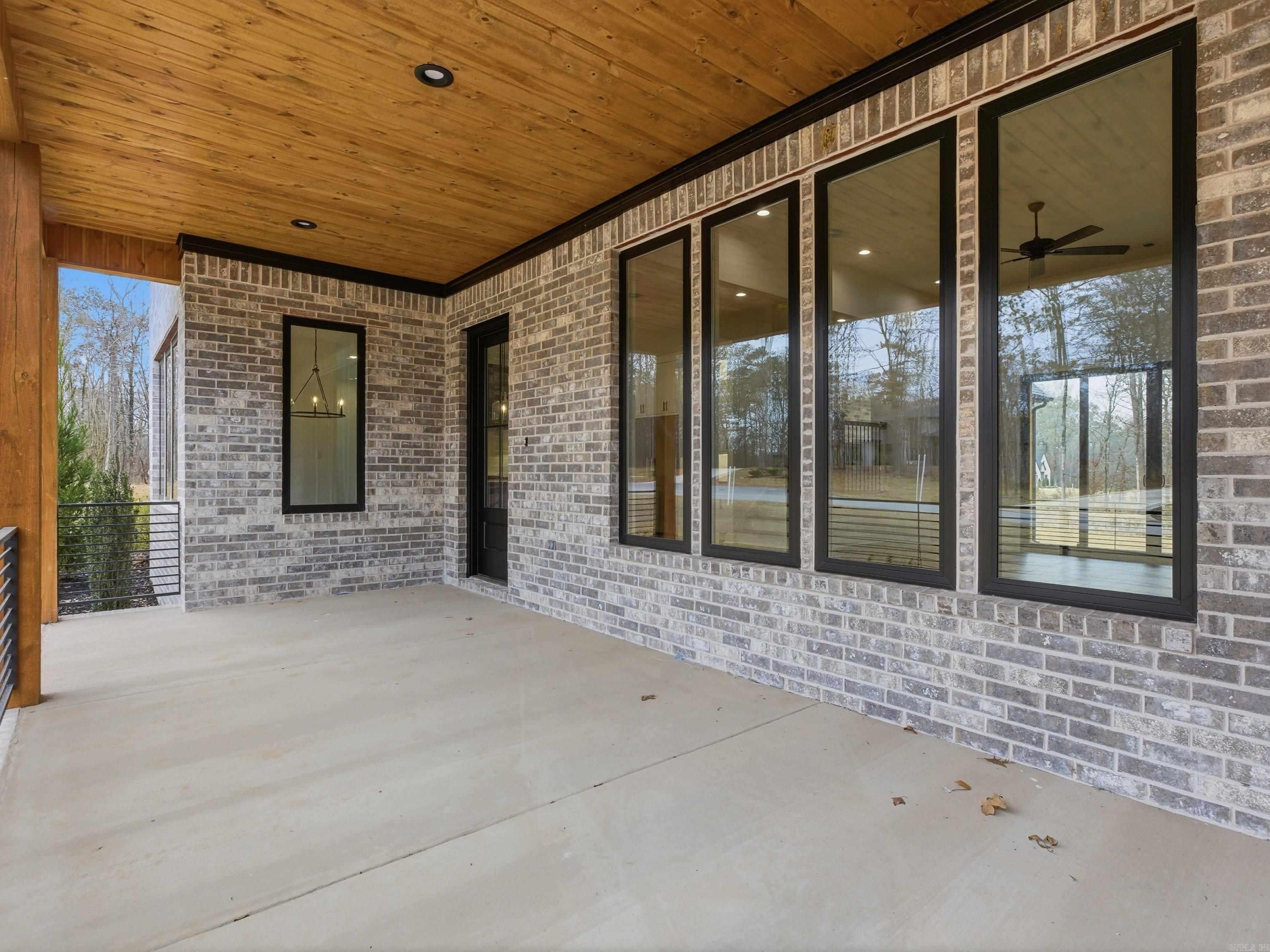 3076 Avilla Manor Trail Alexander, AR 72002