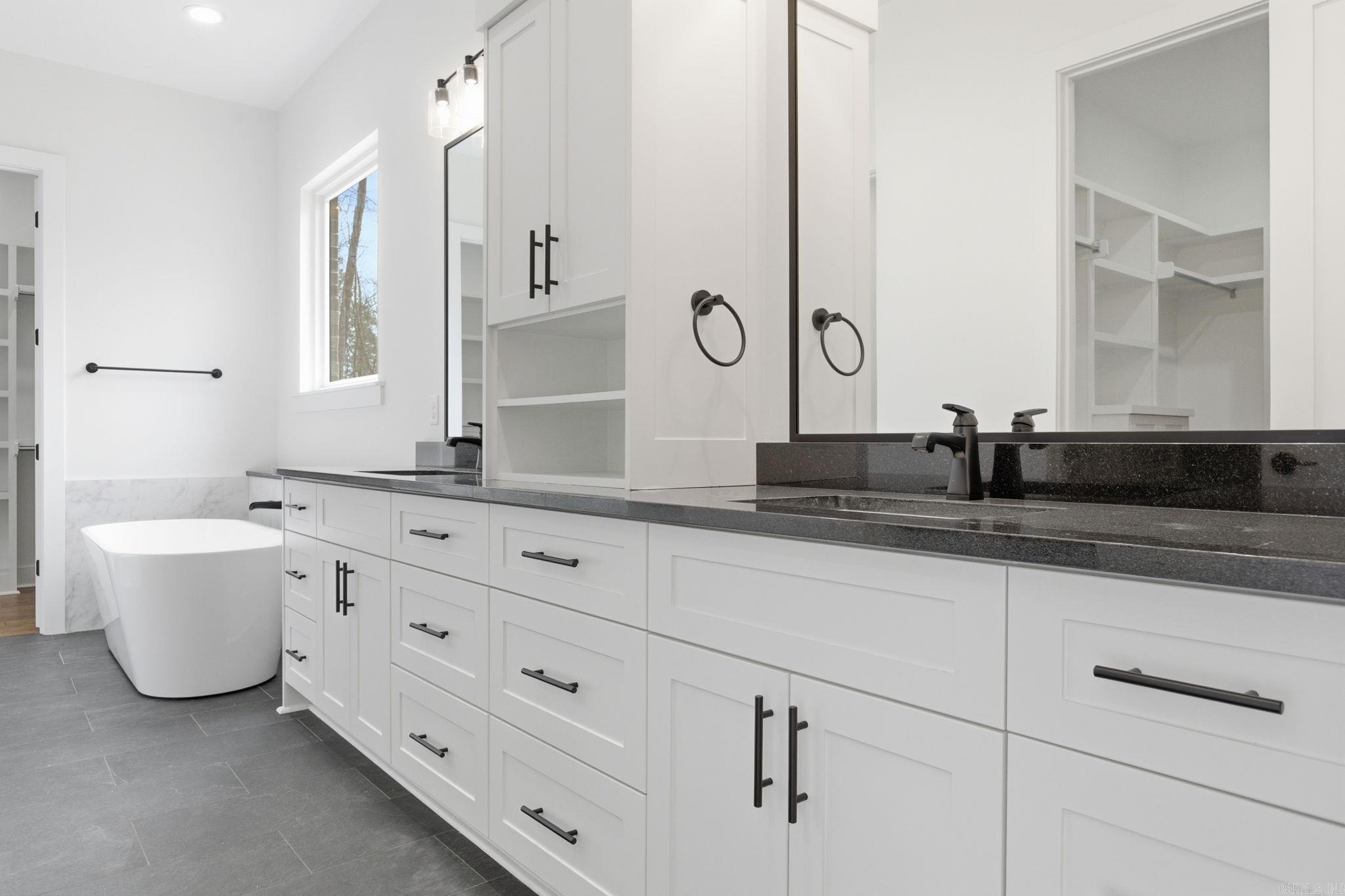 3053 Avilla Manor Trail Alexander, AR 72002