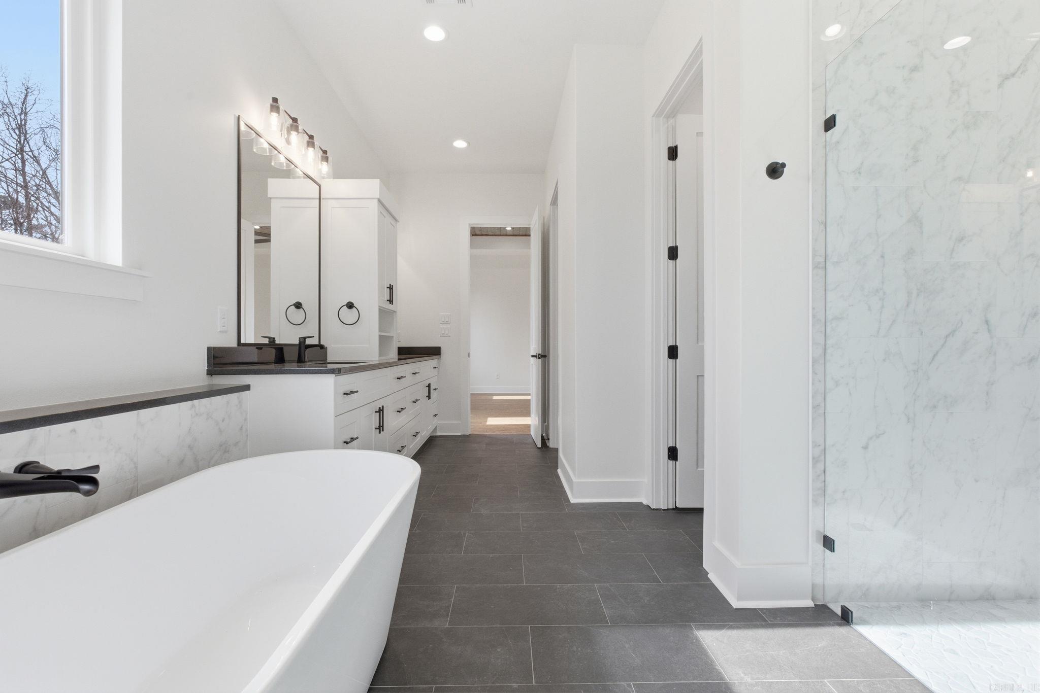 3053 Avilla Manor Trail Alexander, AR 72002