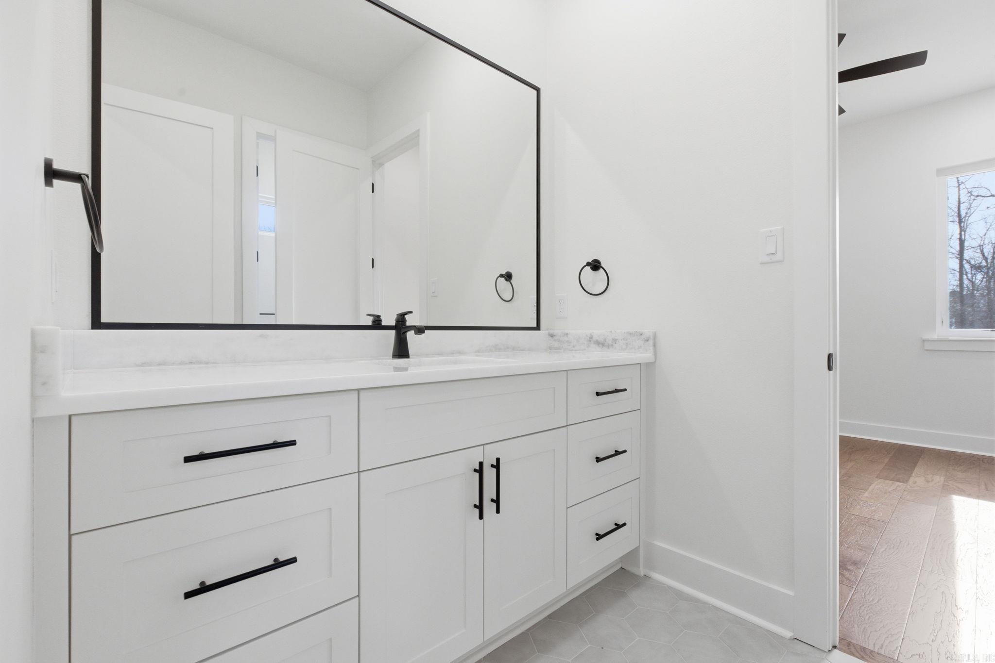 3053 Avilla Manor Trail Alexander, AR 72002