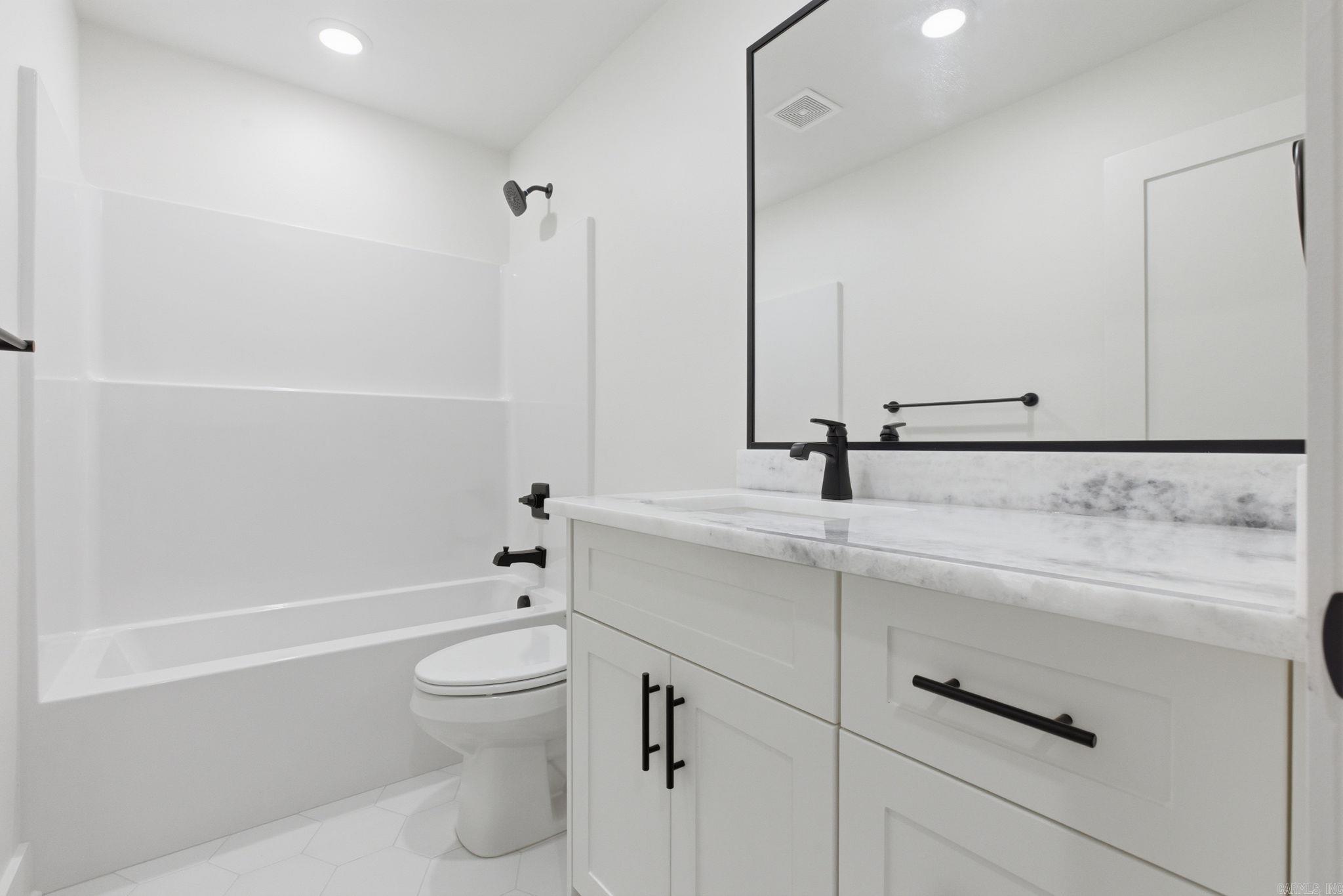 3053 Avilla Manor Trail Alexander, AR 72002