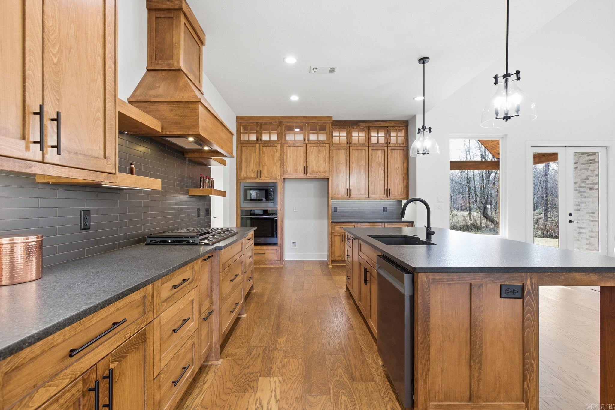 3053 Avilla Manor Trail Alexander, AR 72002