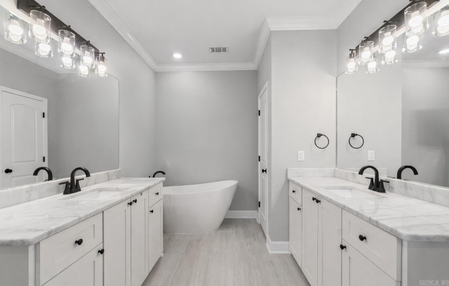 9138 Cliffside Dr  Sherwood, AR