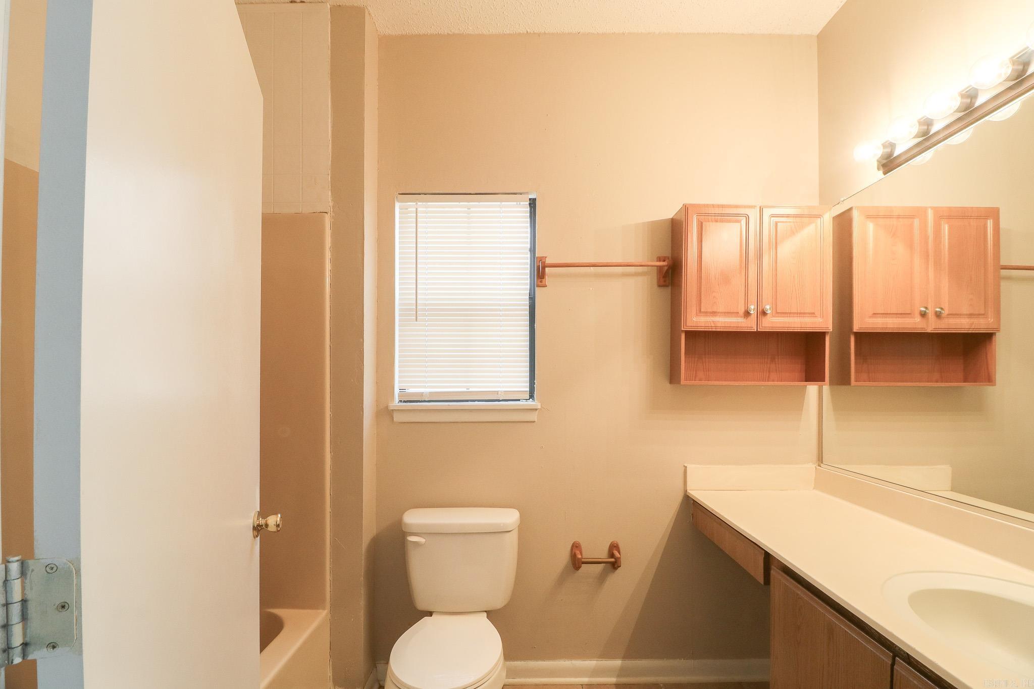 2300 Biltmore  Jonesboro, AR