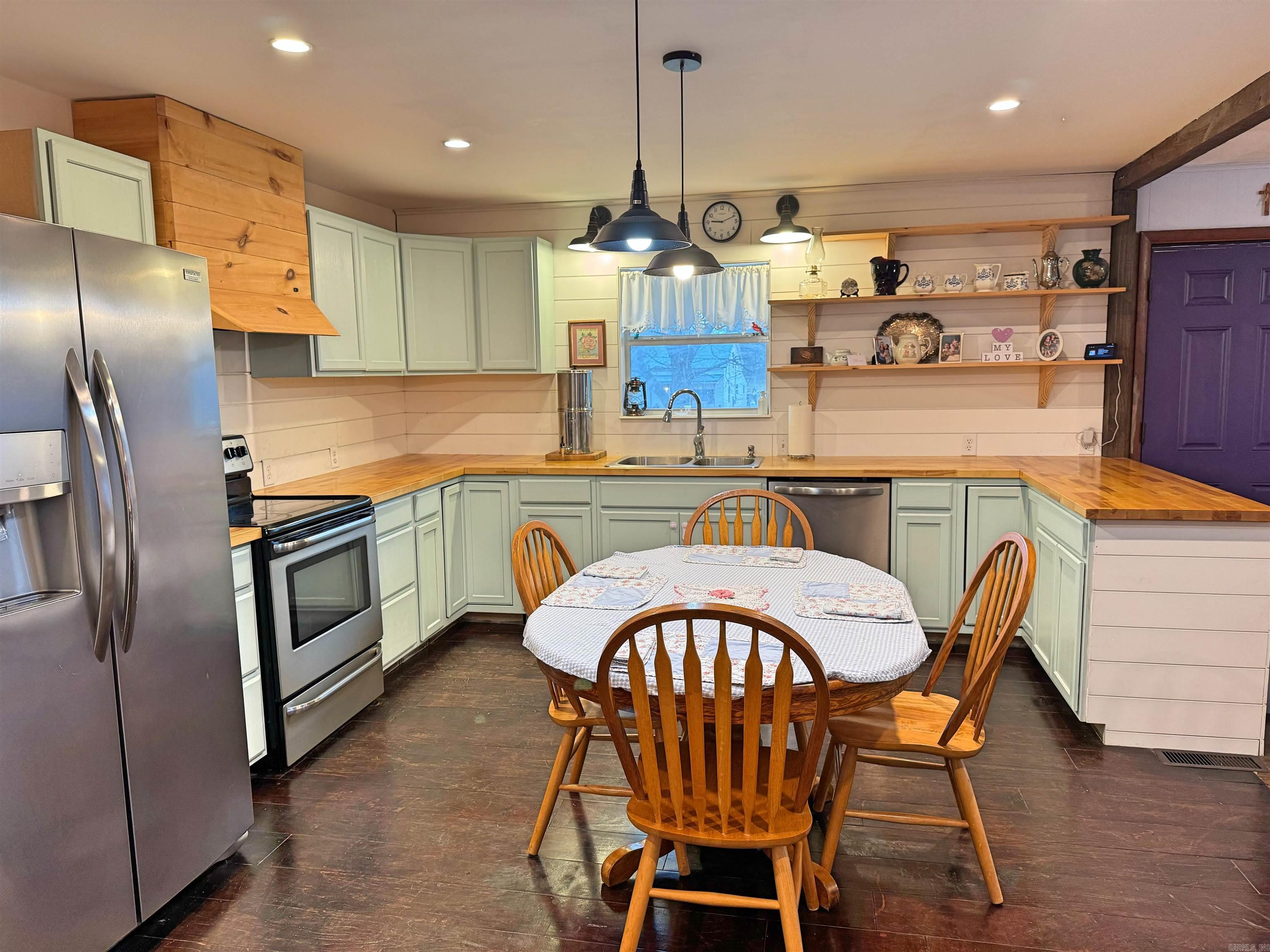 260 School Loop  Oxford, AR