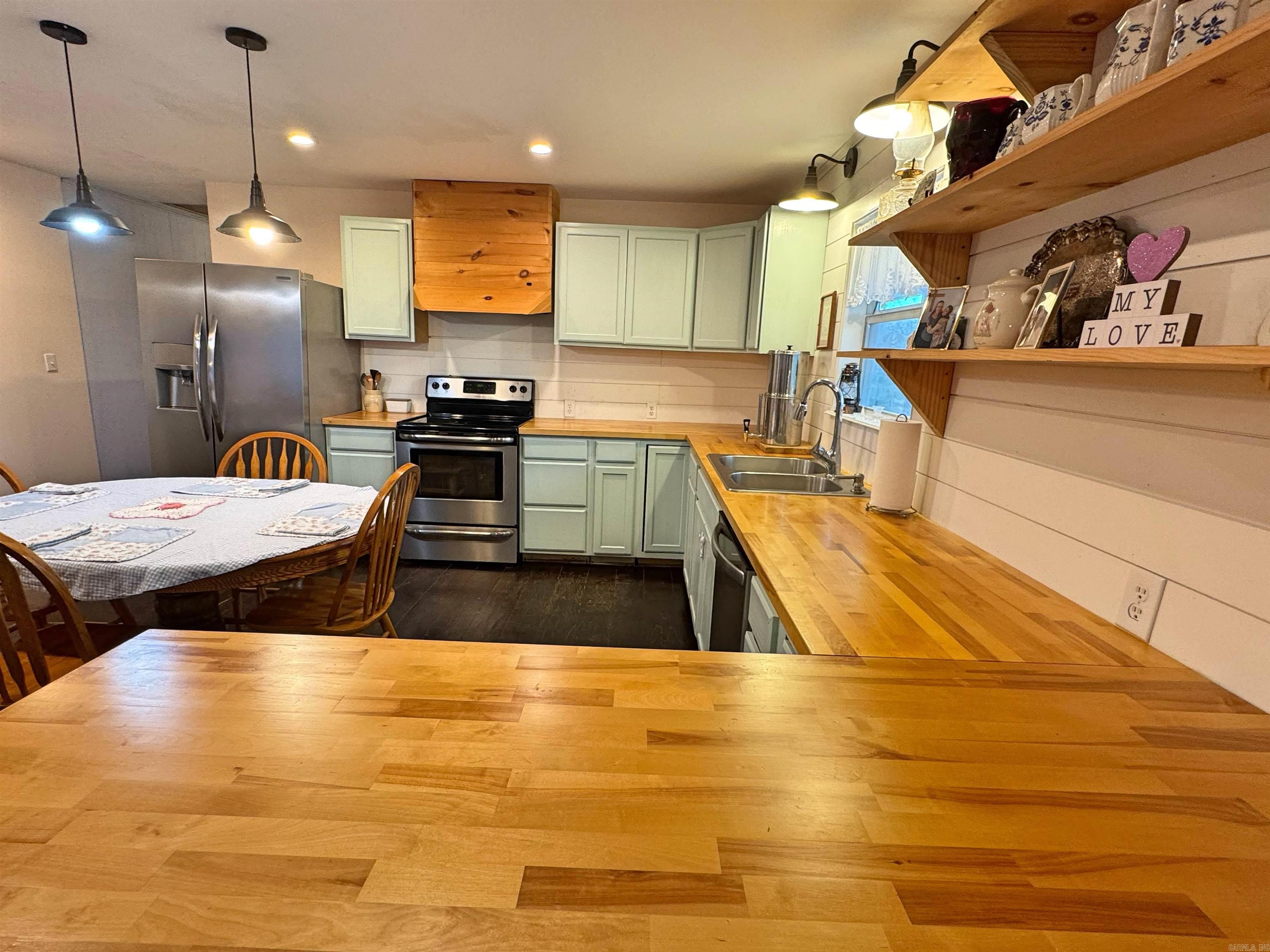 260 School Loop  Oxford, AR