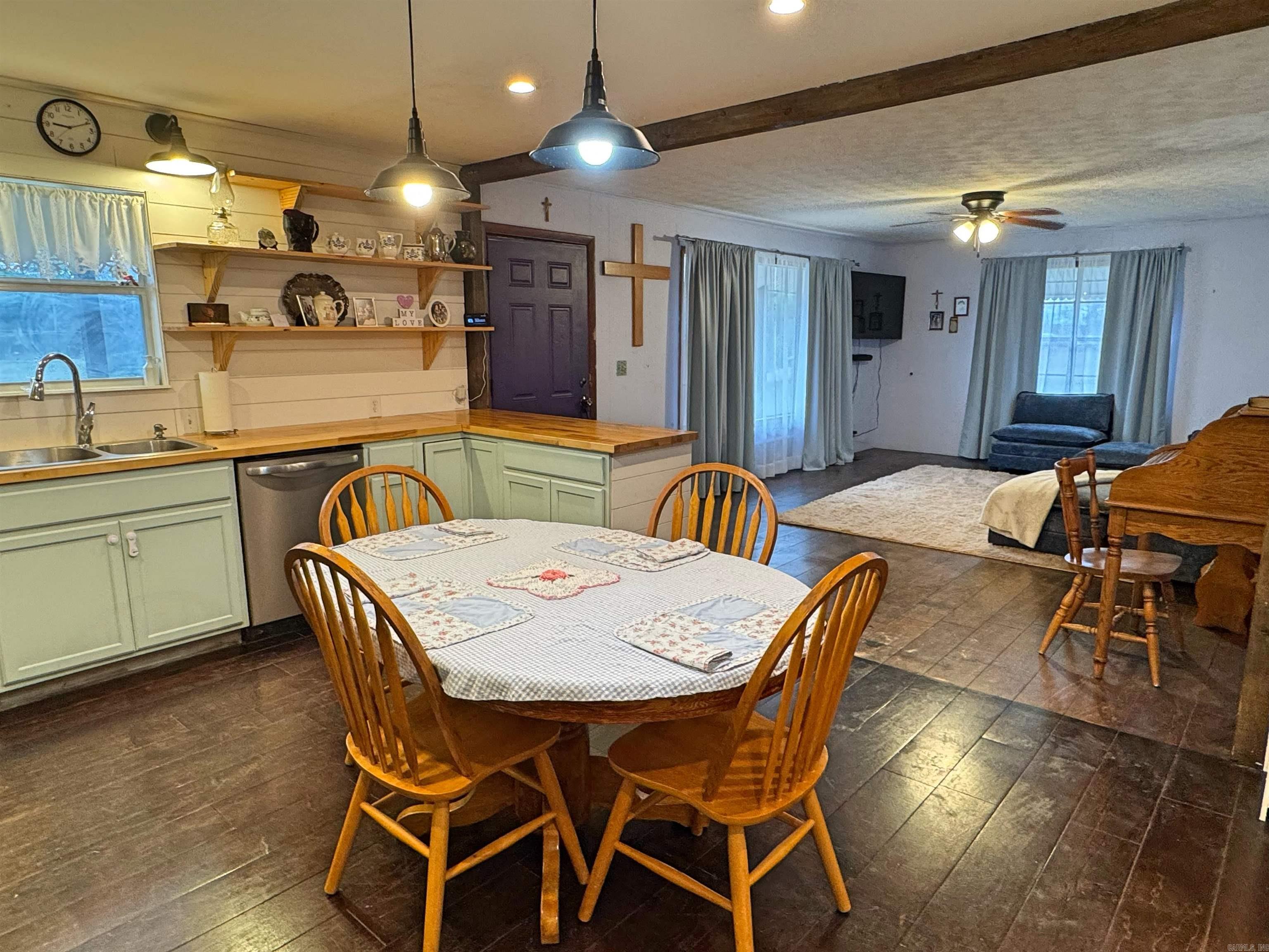 260 School Loop  Oxford, AR