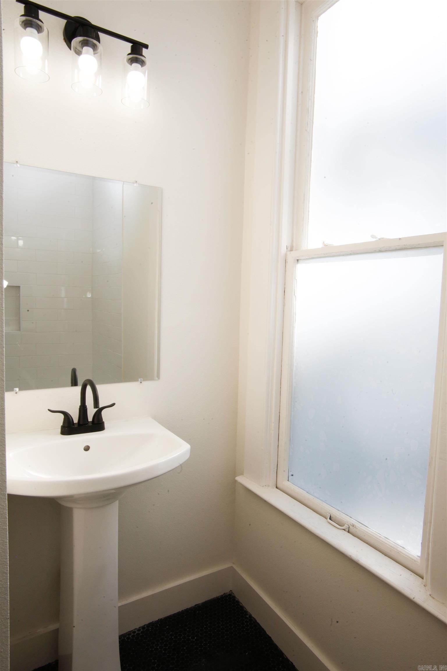 2324 W Daisy L Gatson Bates  Little Rock, AR