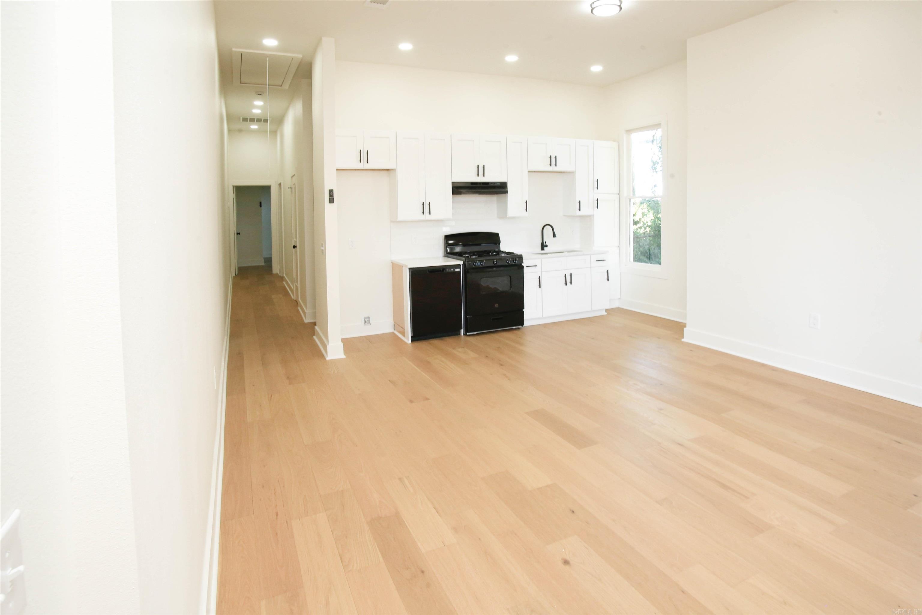 2324 W Daisy L Gatson Bates  Little Rock, AR