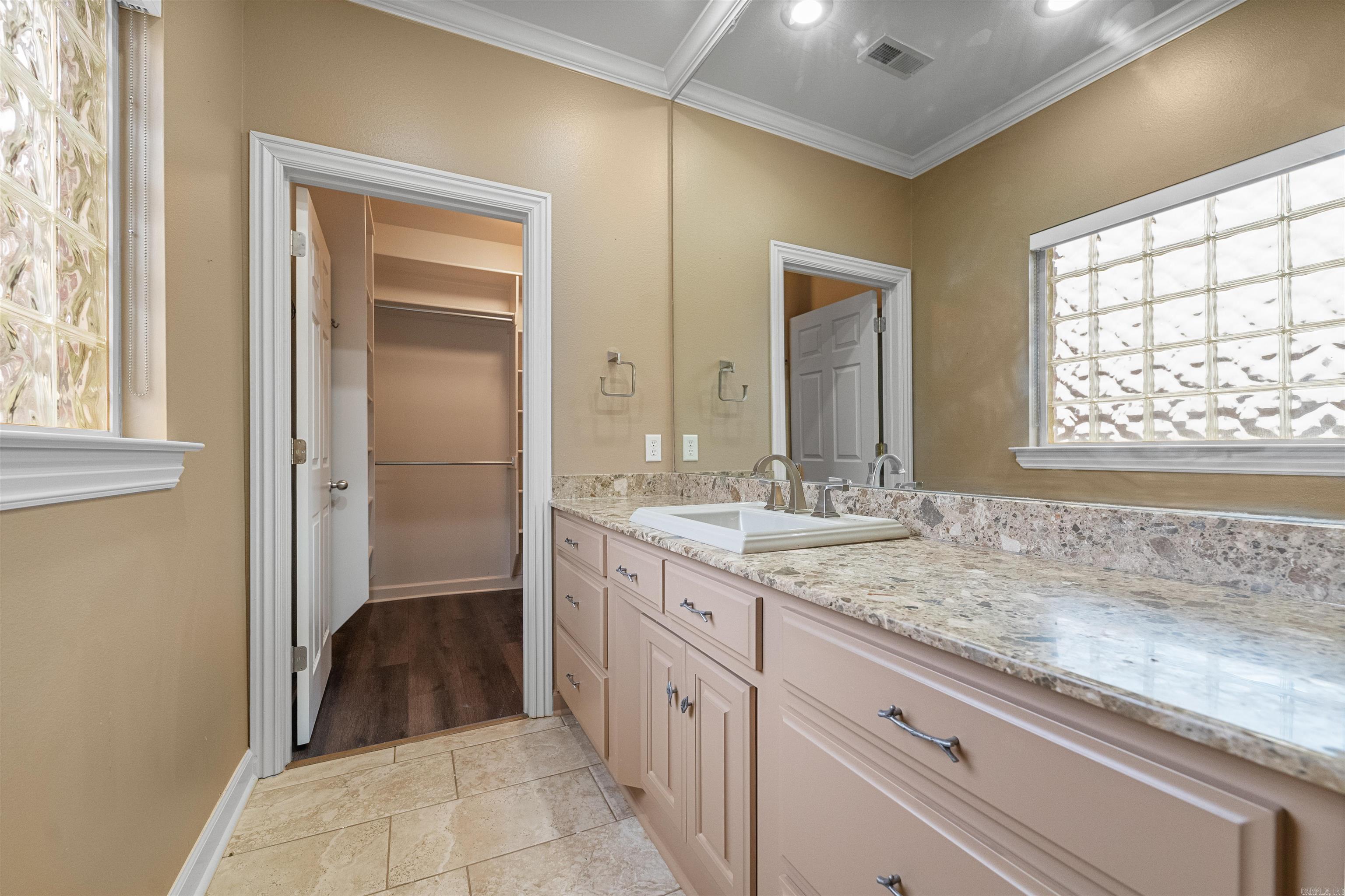 1070 Mound View Drive England, AR 72046