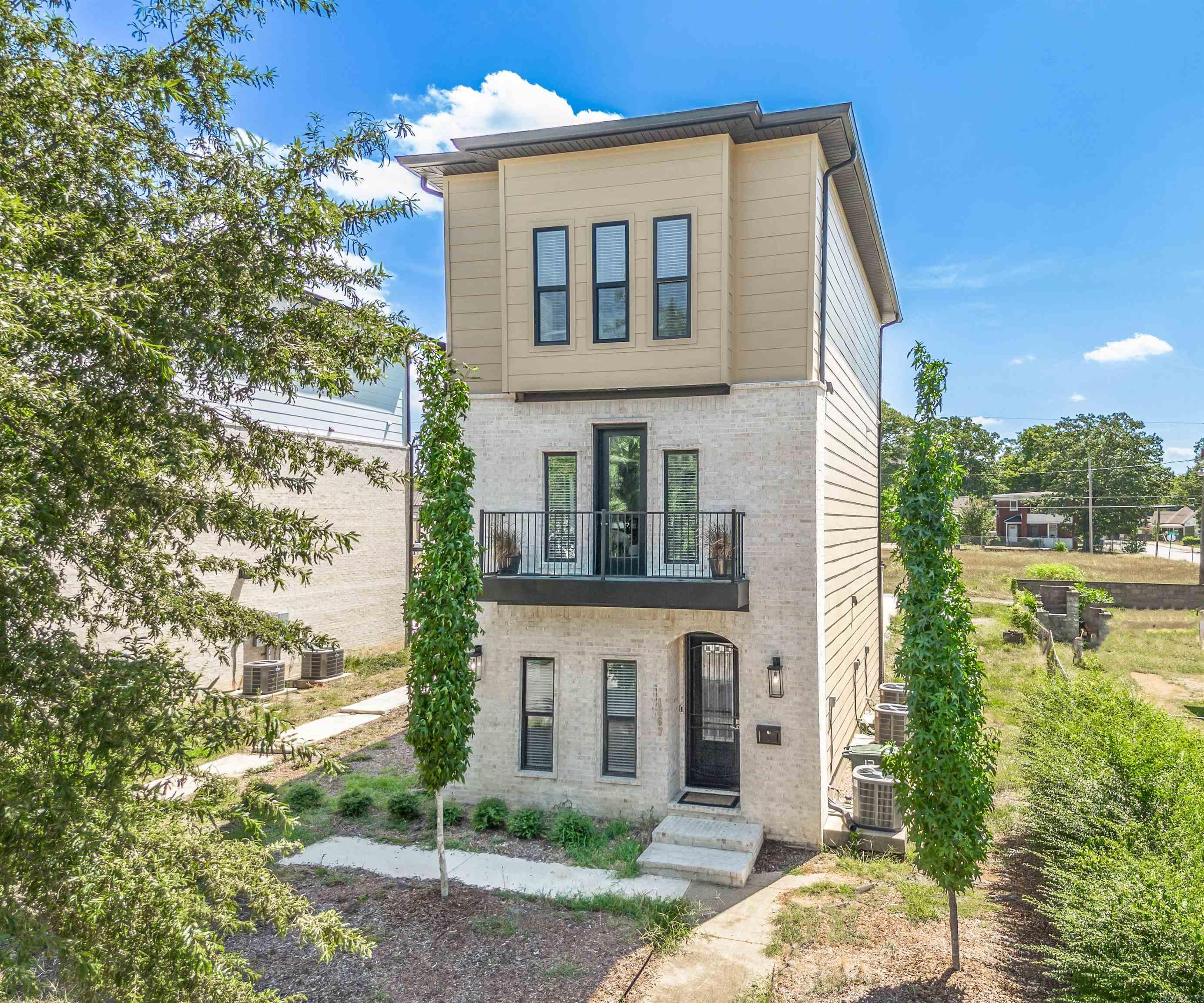 1867 S Ringo Street Little Rock, AR 72206