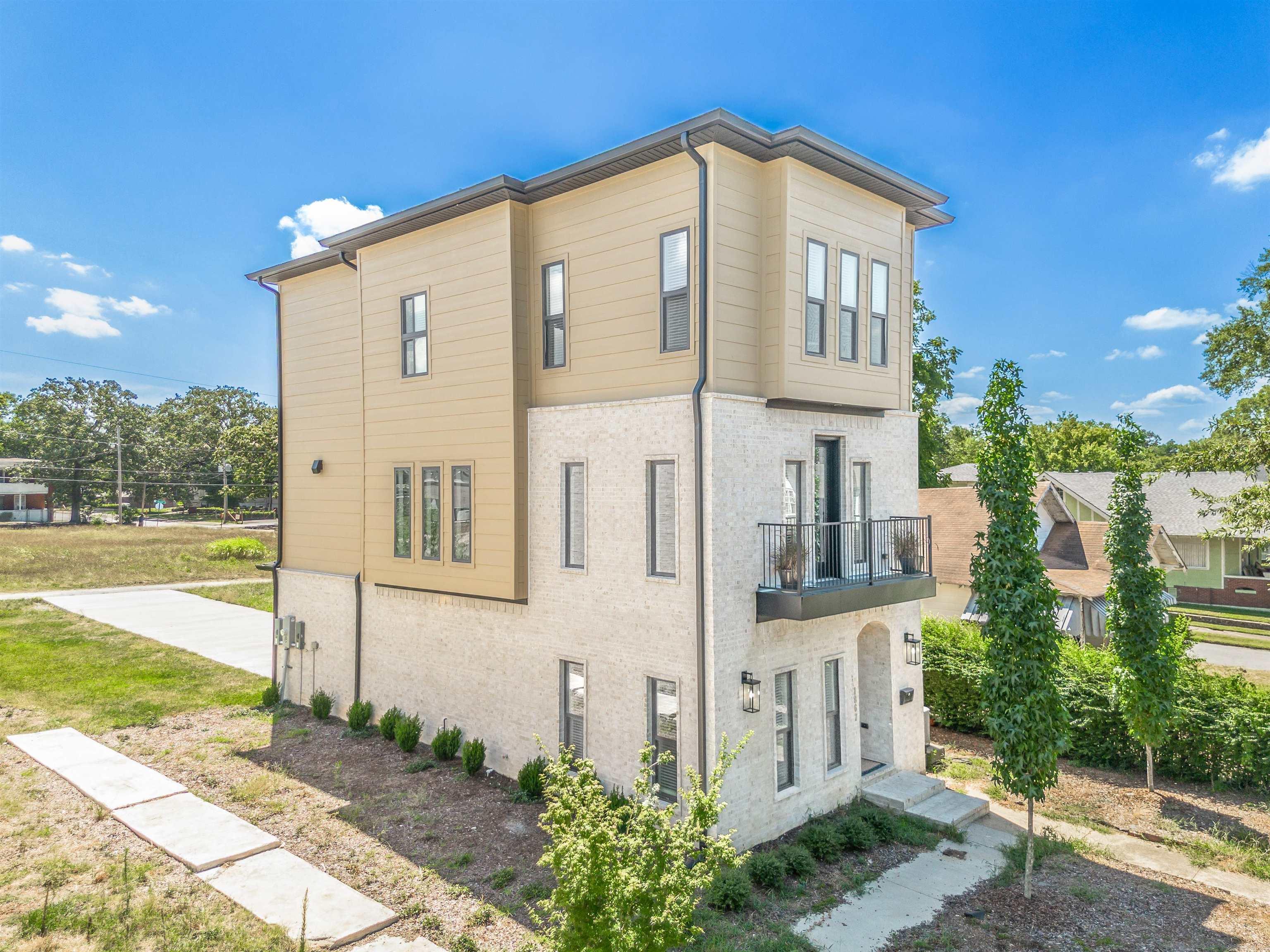 1867 S Ringo Street Little Rock, AR 72206