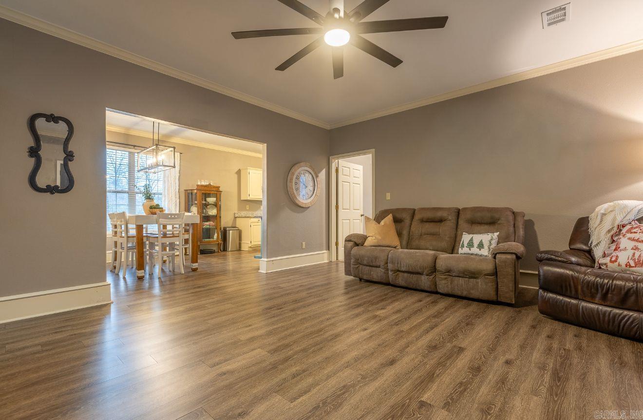 237 Chick Lane East End, AR 72206