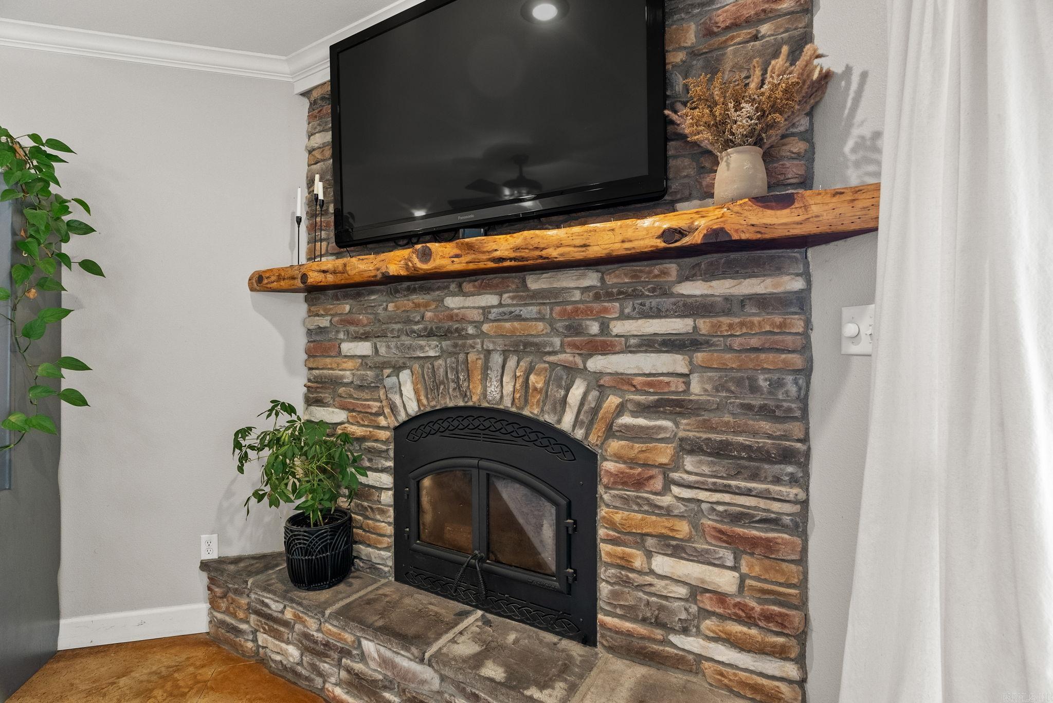 1431 Red Hill  Mt. Vernon, AR