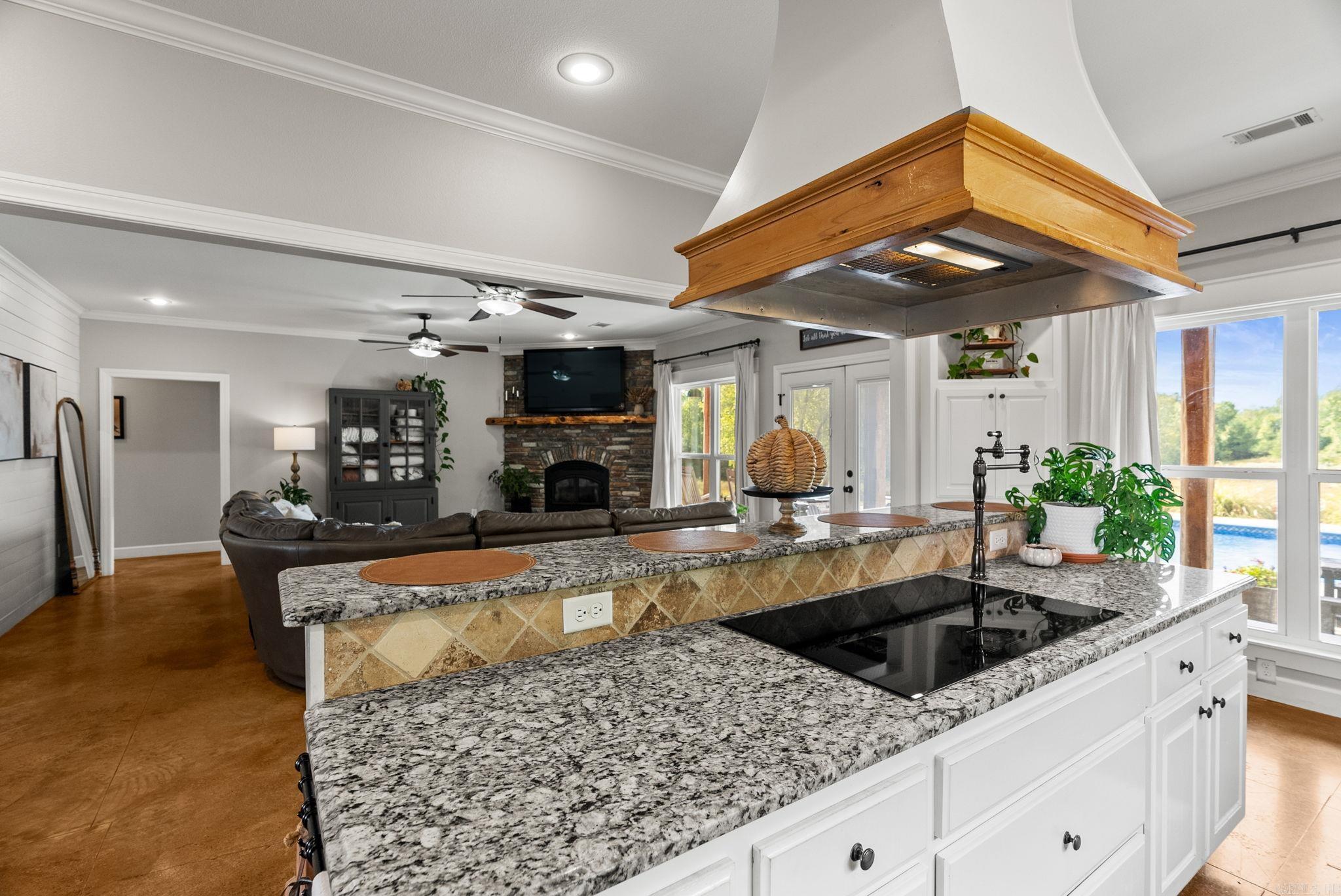 1431 Red Hill  Mt. Vernon, AR