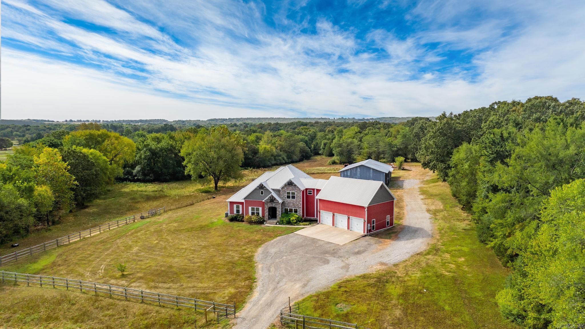 1431 Red Hill  Mt. Vernon, AR